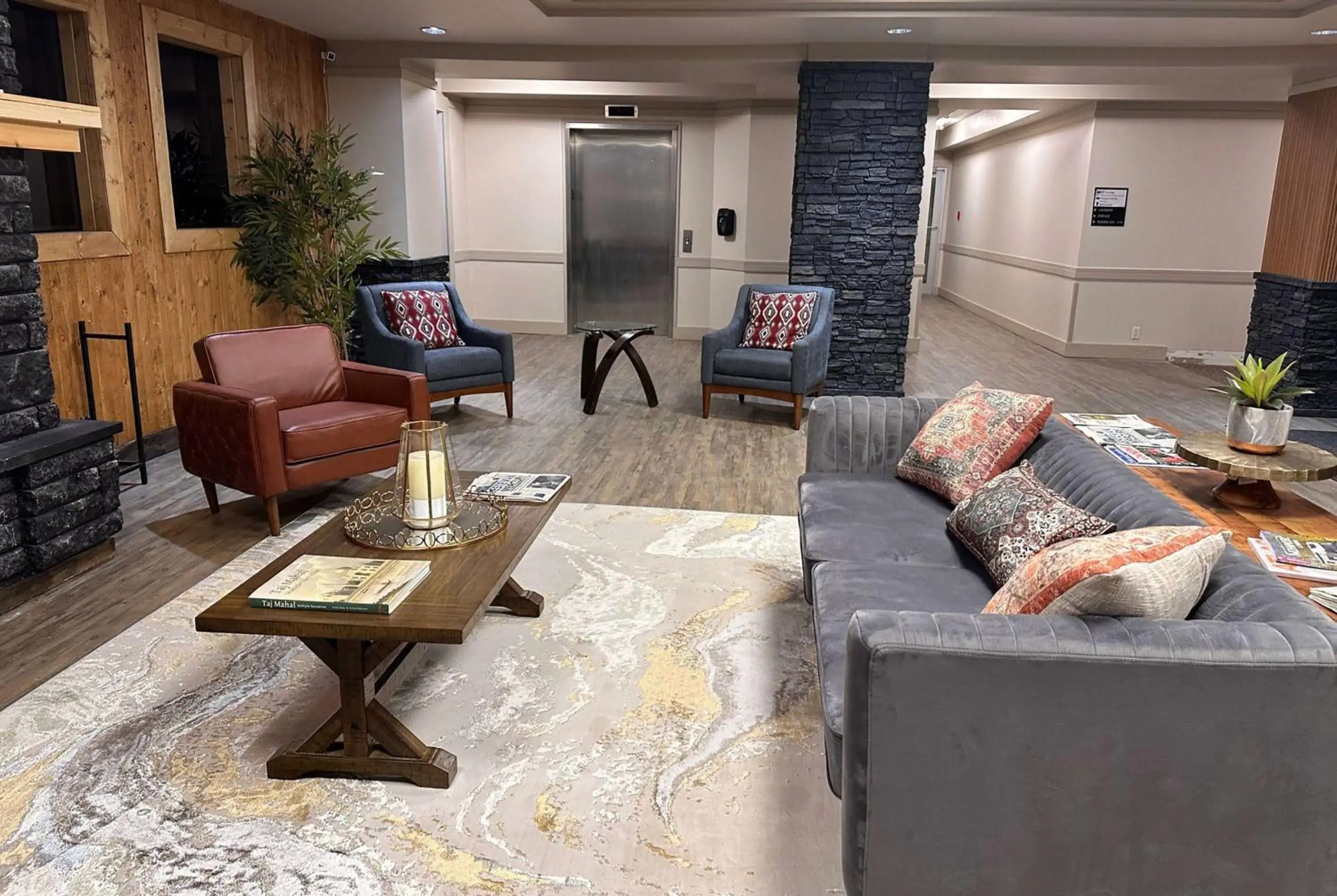 Lobby or reception in Ramada by Wyndham Estevan Lobby or reception in Ramada by Wyndham Estevan