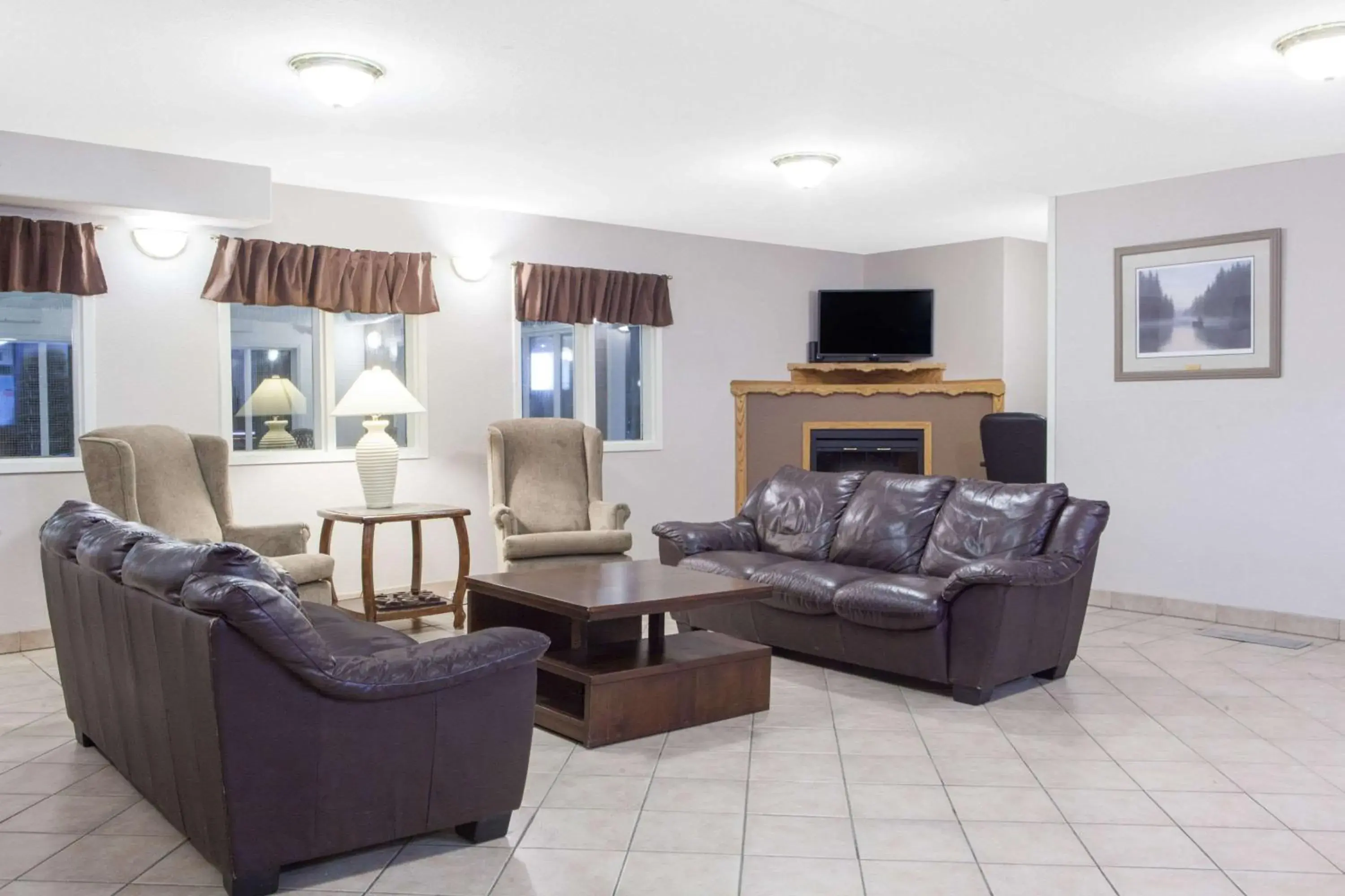 Lobby or reception in Super 8 by Wyndham Fort Frances Lobby or reception in Super 8 by Wyndham Fort Frances