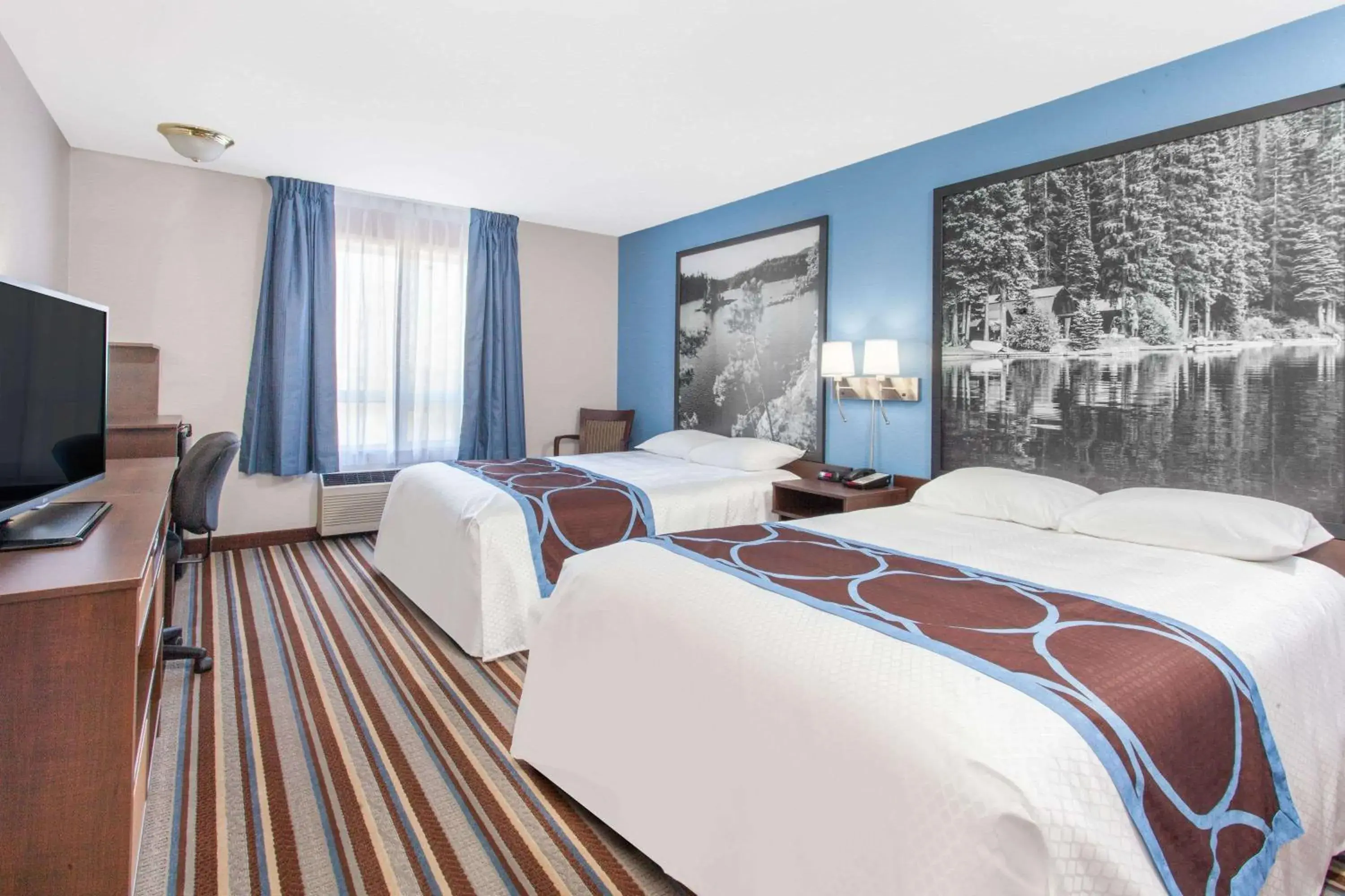 Queen Room with Two Queen Beds - Non-Smoking in Super 8 by Wyndham Fort Frances Queen Room with Two Queen Beds - Non-Smoking in Super 8 by Wyndham Fort Frances