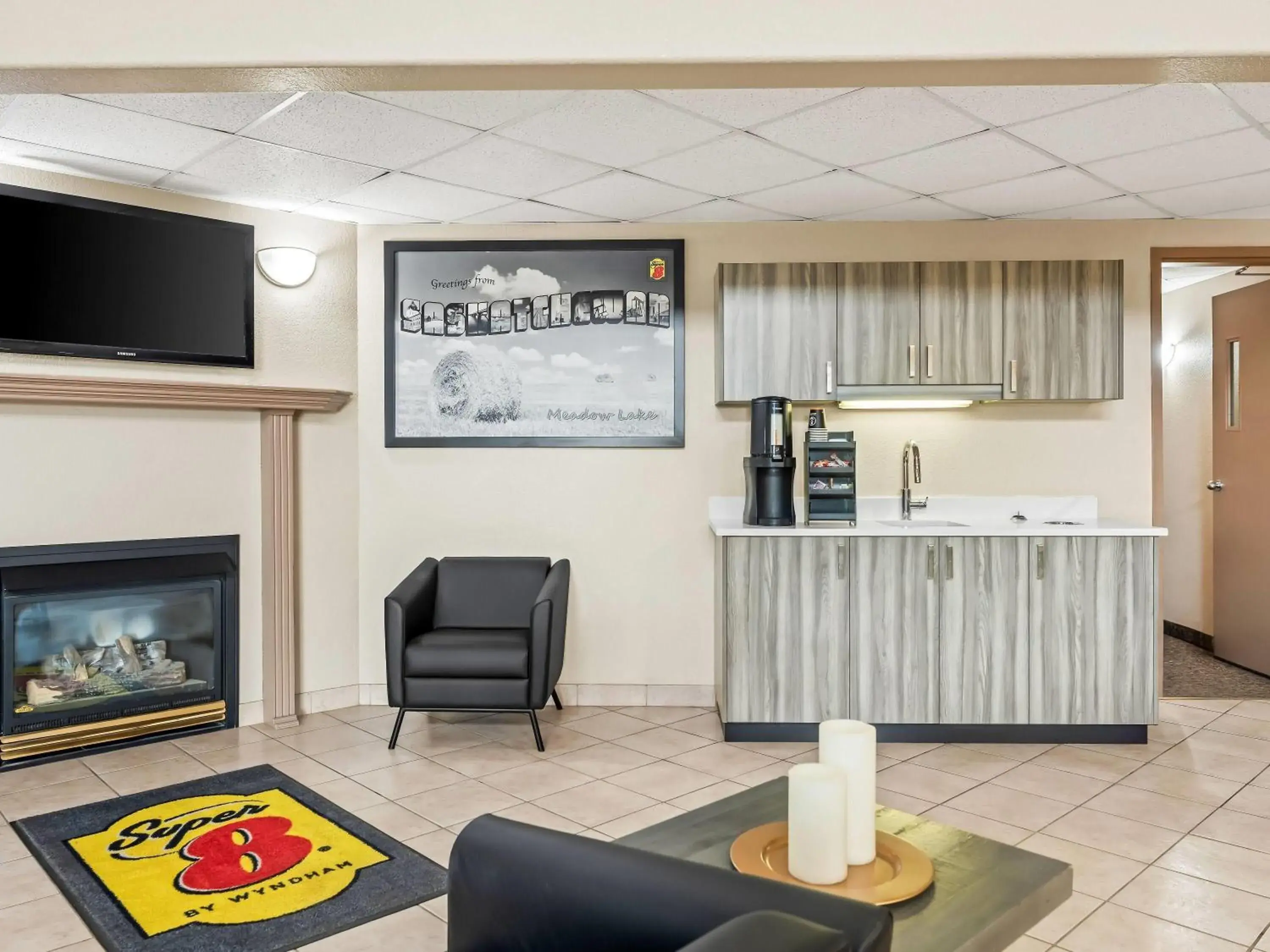 Lobby or reception in Super 8 by Wyndham Meadow Lake Lobby or reception in Super 8 by Wyndham Meadow Lake
