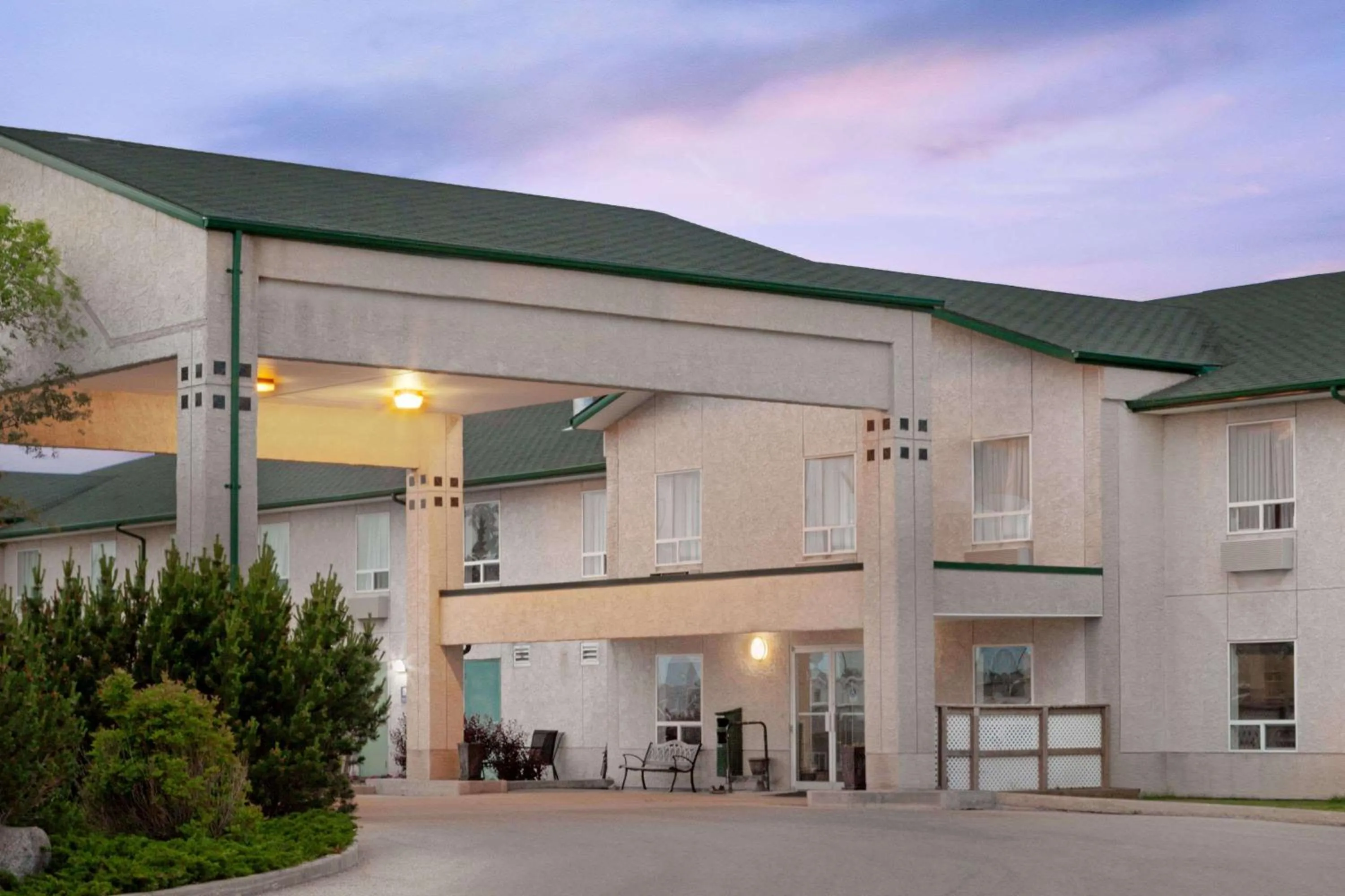 Super 8 by Wyndham Morden