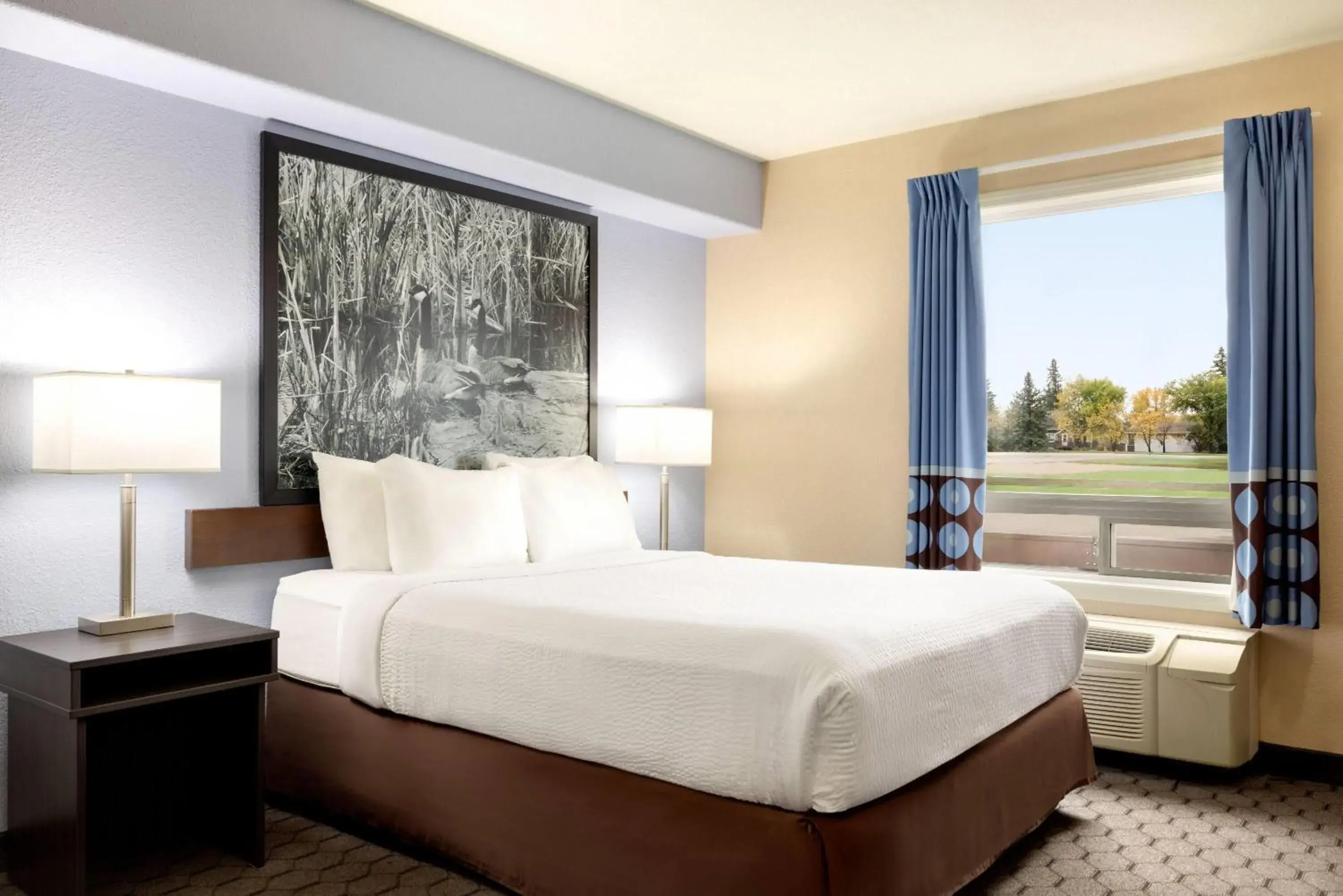 Photo of the whole room, Bed in Super 8 by Wyndham Swan River MB Photo of the whole room, Bed in Super 8 by Wyndham Swan River MB