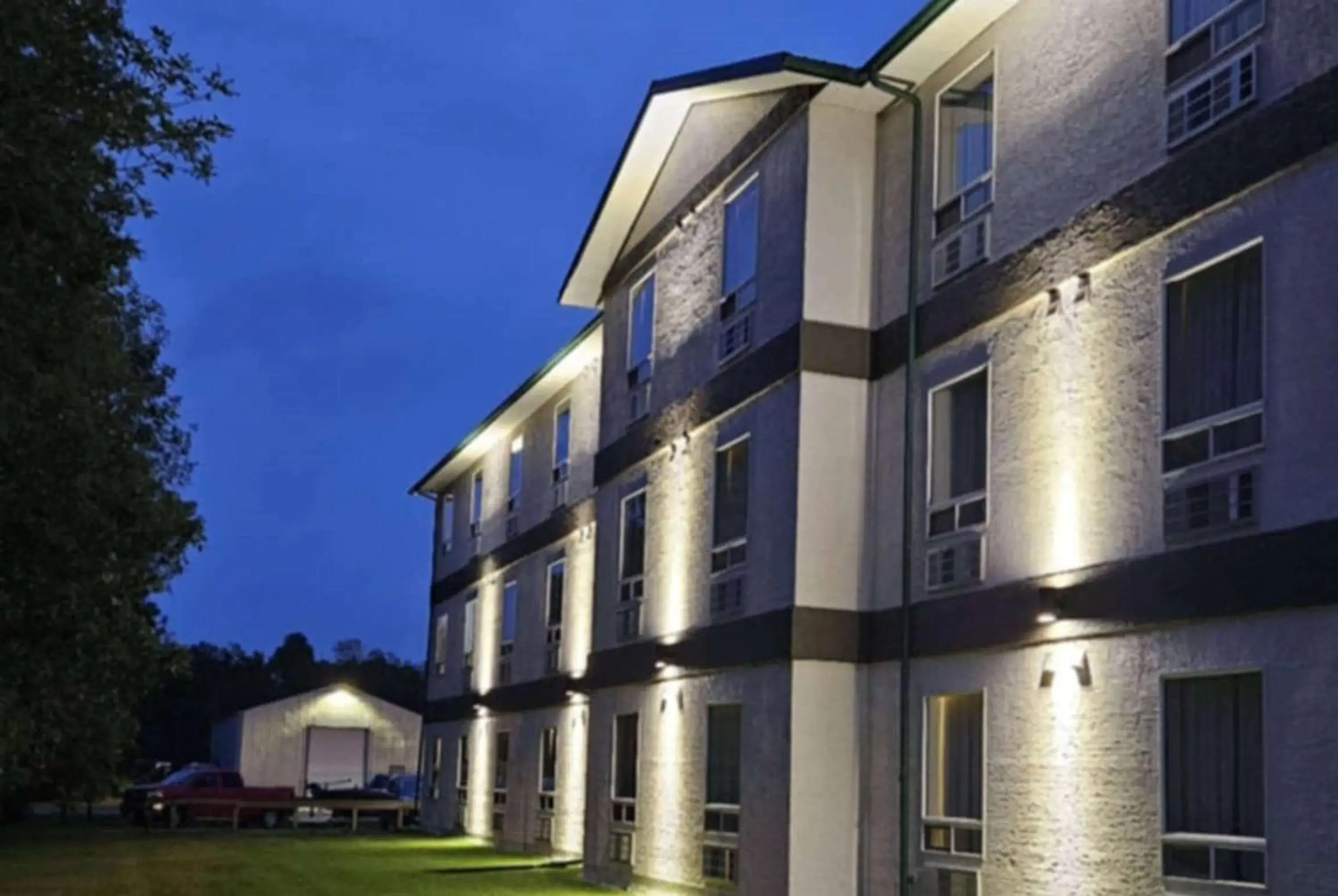 Property building in Super 8 by Wyndham Swan River MB Property building in Super 8 by Wyndham Swan River MB