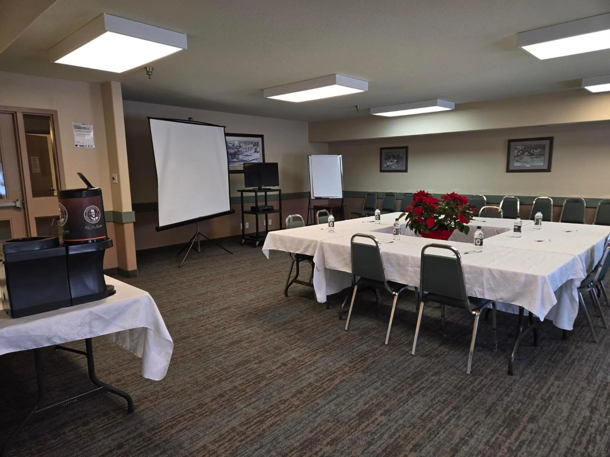 Meeting/conference room in Super 8 by Wyndham Swan River MB