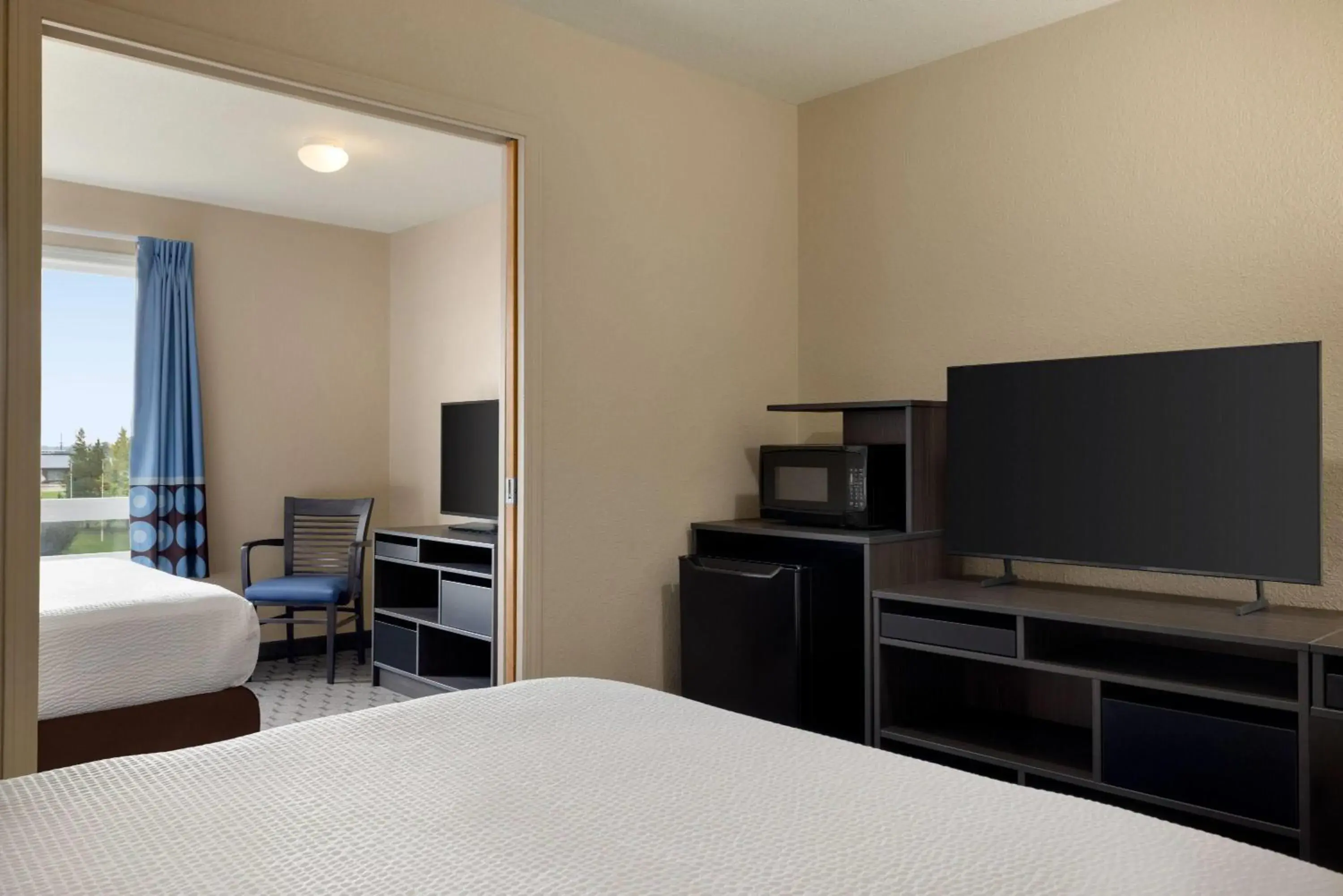 Photo of the whole room, Bed in Super 8 by Wyndham Swan River MB Photo of the whole room, Bed in Super 8 by Wyndham Swan River MB