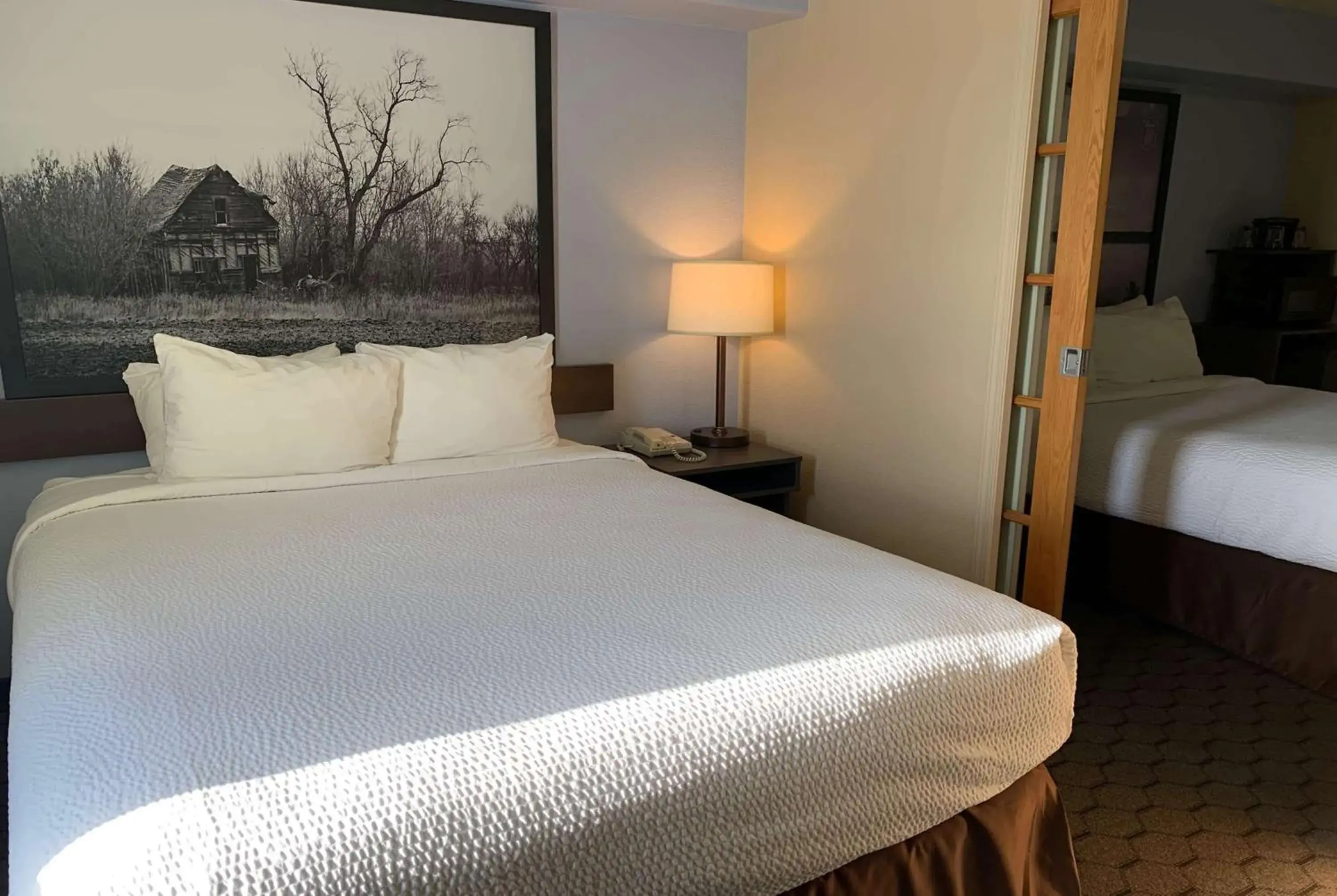 Photo of the whole room, Bed in Super 8 by Wyndham Swan River MB Photo of the whole room, Bed in Super 8 by Wyndham Swan River MB