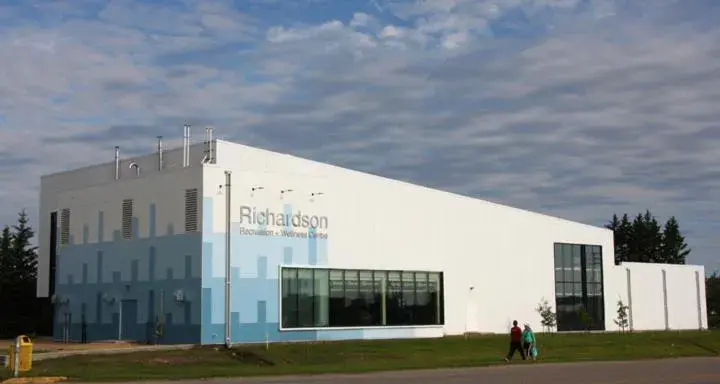 Swimming pool in Super 8 by Wyndham Swan River MB Swimming pool in Super 8 by Wyndham Swan River MB