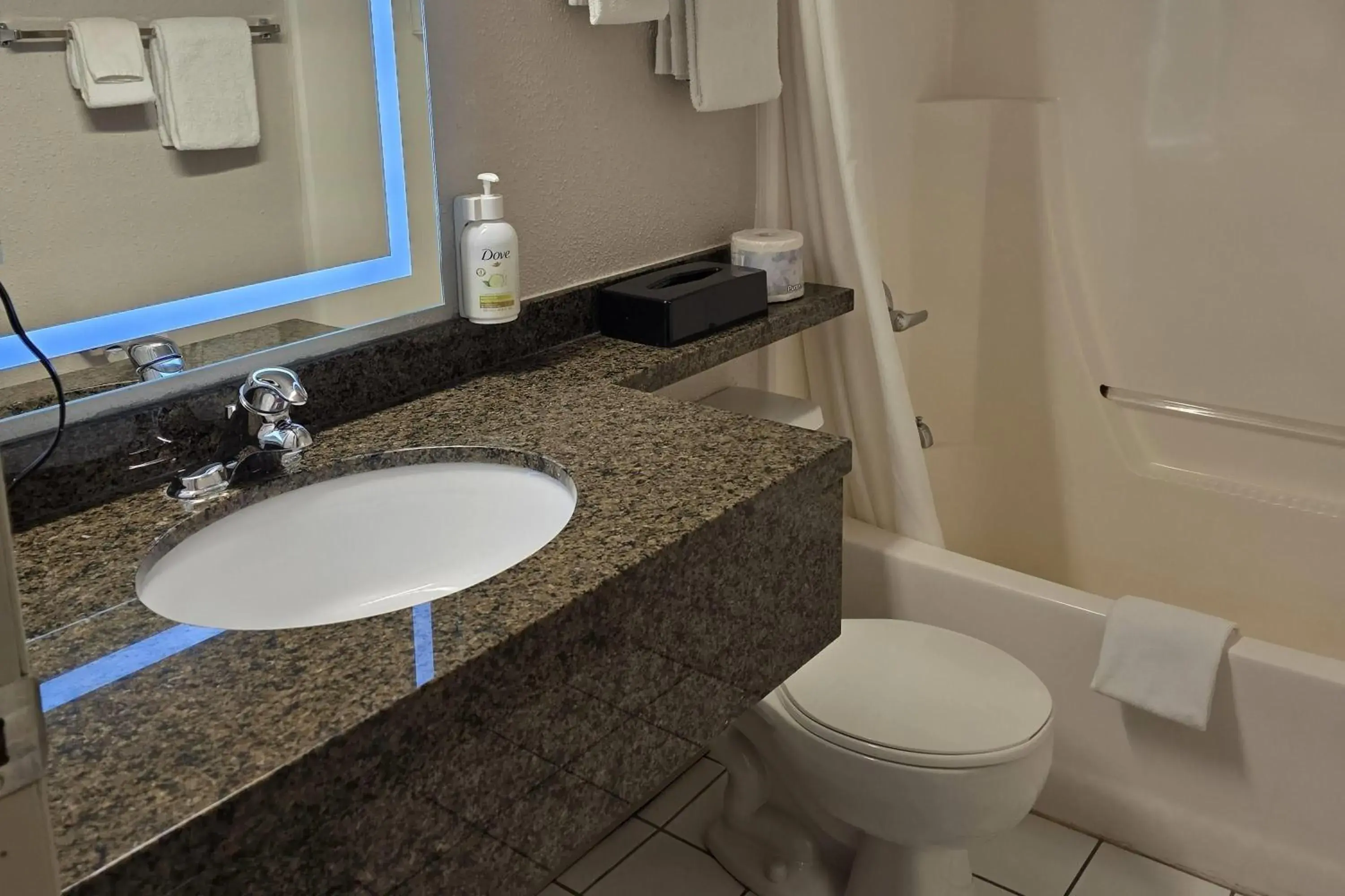 Photo of the whole room in Super 8 by Wyndham Swift Current Photo of the whole room in Super 8 by Wyndham Swift Current