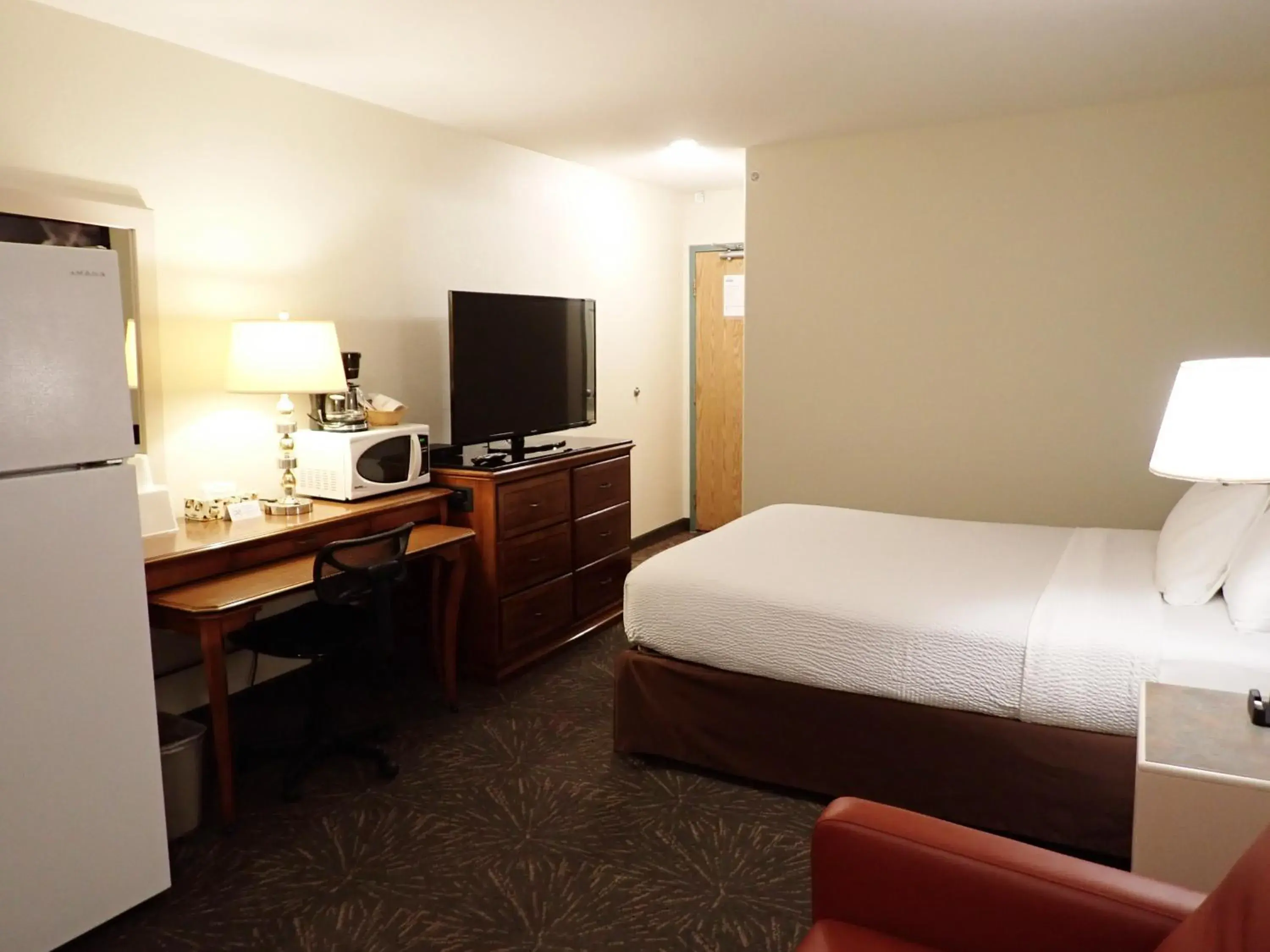 Bed in Super 8 by Wyndham Taber AB Bed in Super 8 by Wyndham Taber AB