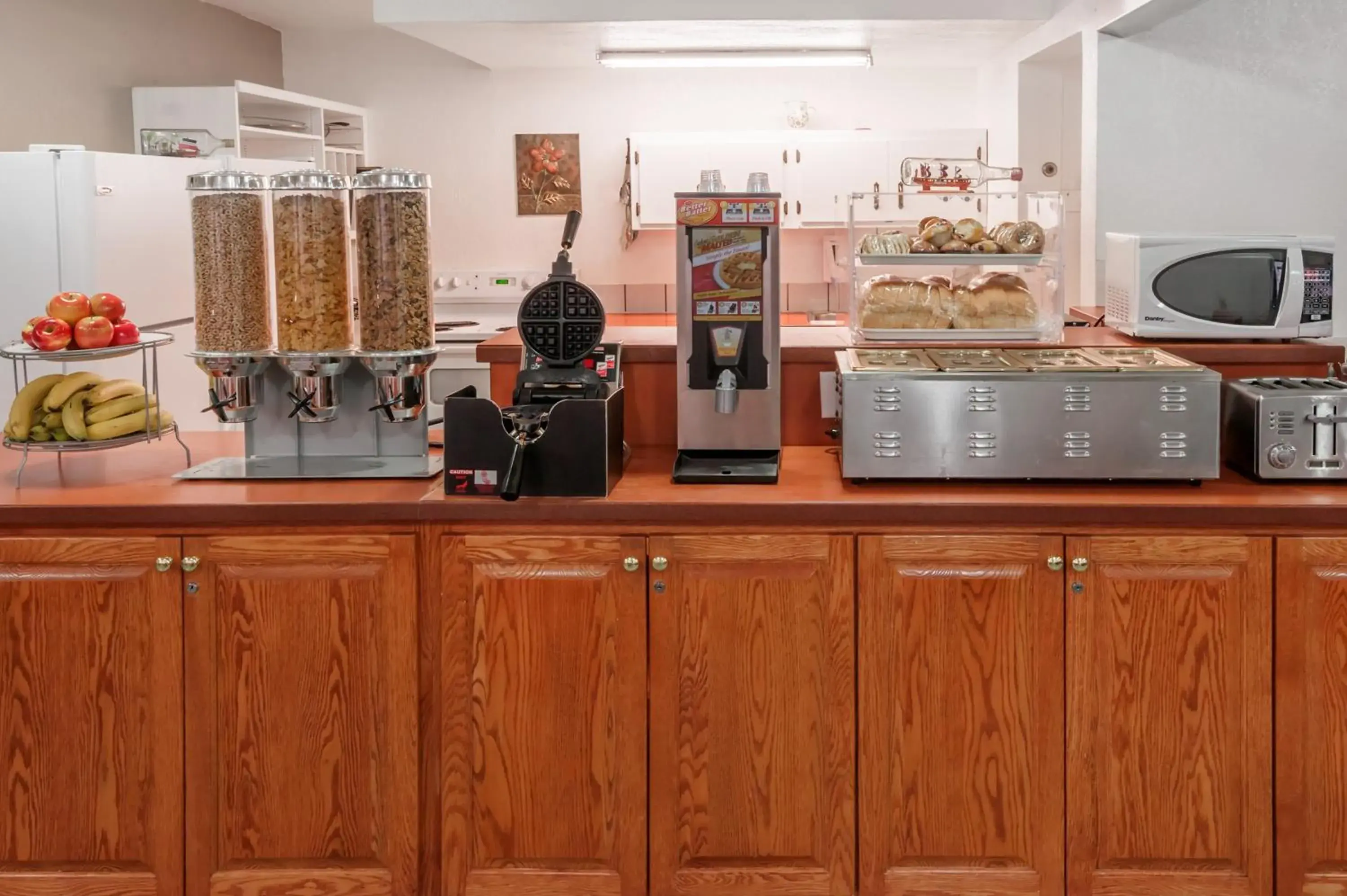 Breakfast in Super 8 by Wyndham Three Hills AB Breakfast in Super 8 by Wyndham Three Hills AB