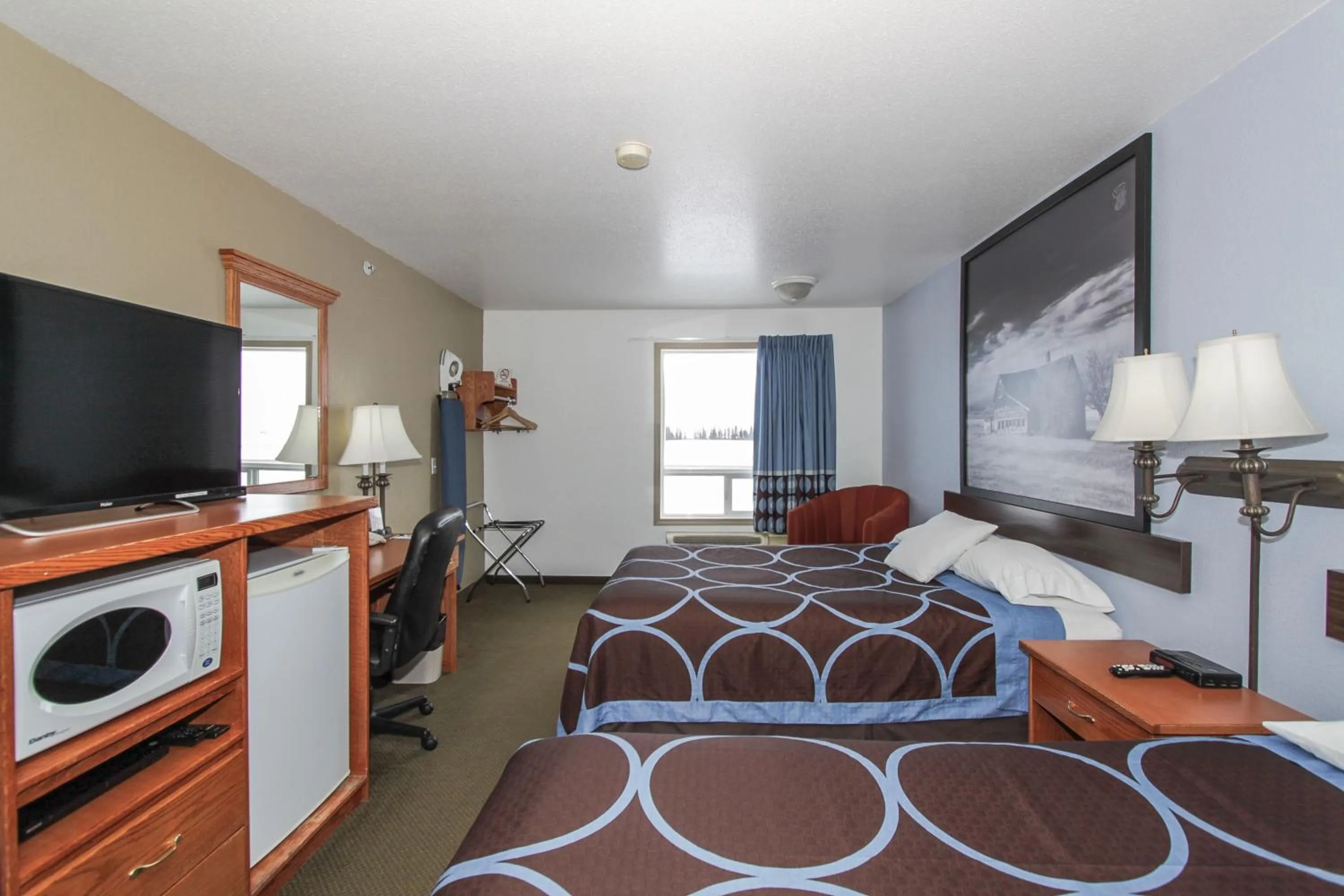 Bed in Super 8 by Wyndham Three Hills AB