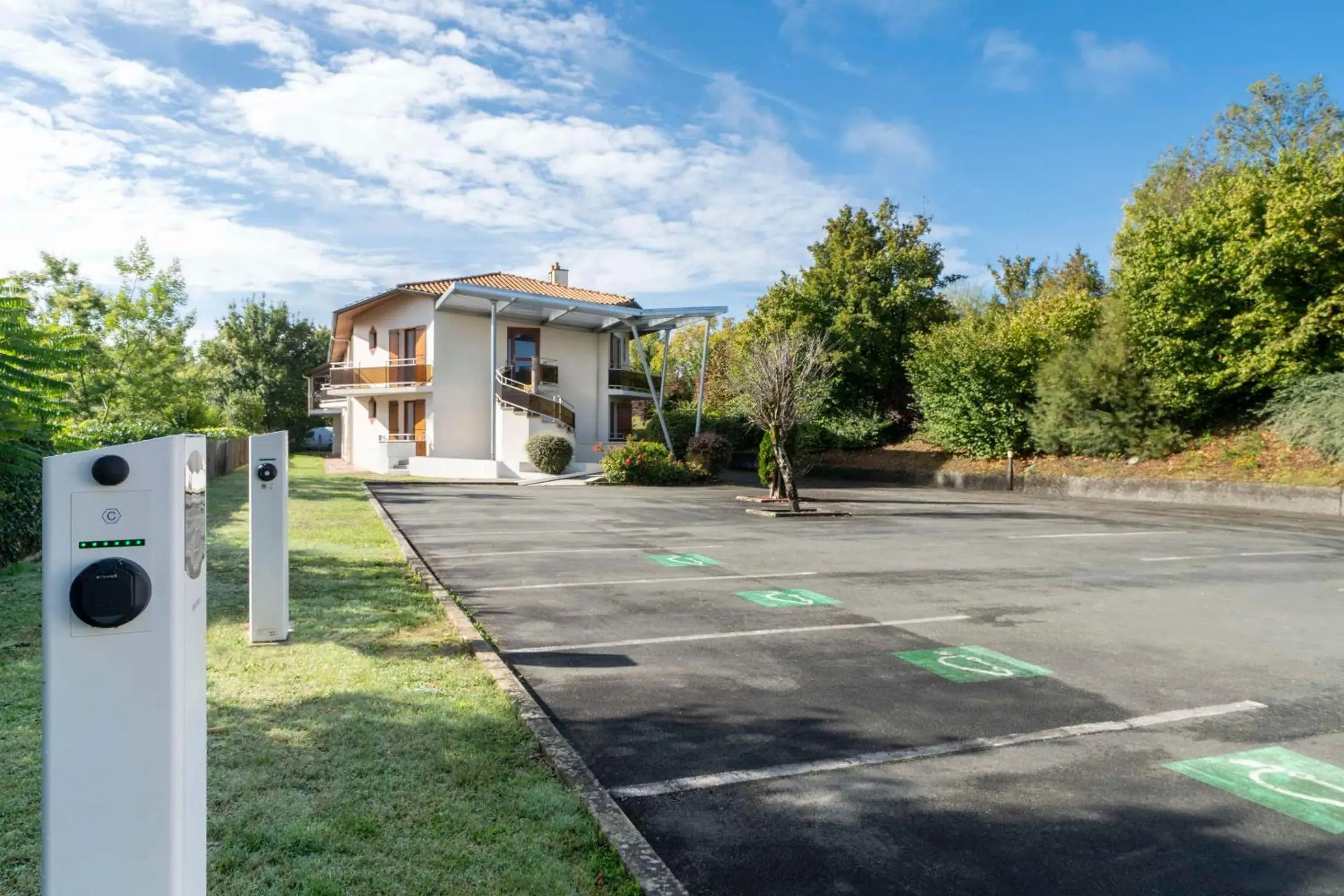 Property building in Sure Hotel by Best Western Saintes Property building in Sure Hotel by Best Western Saintes