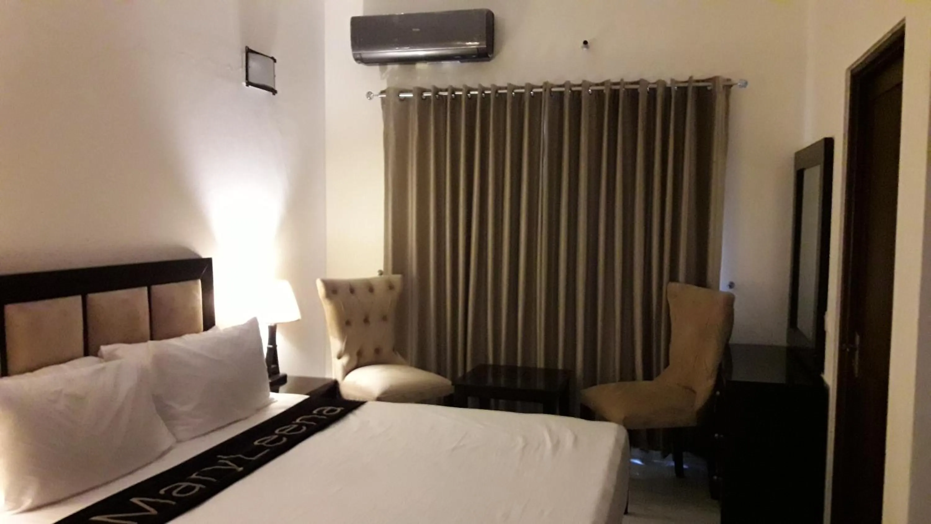 Bedroom, Bed in MaryLeena Hotel Gulberg