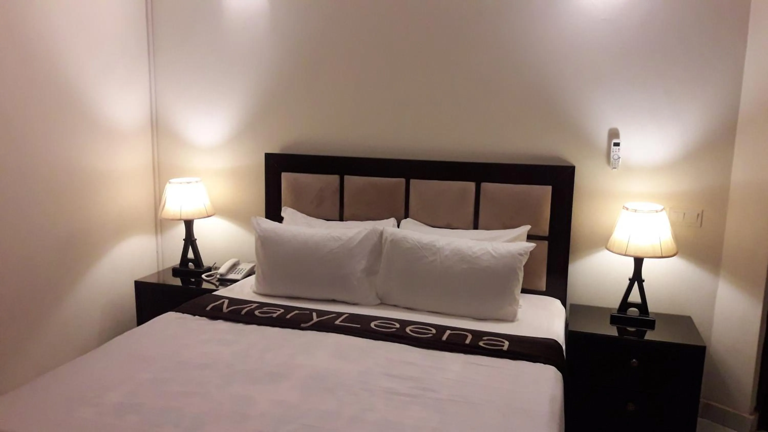 Bedroom, Bed in MaryLeena Hotel Gulberg