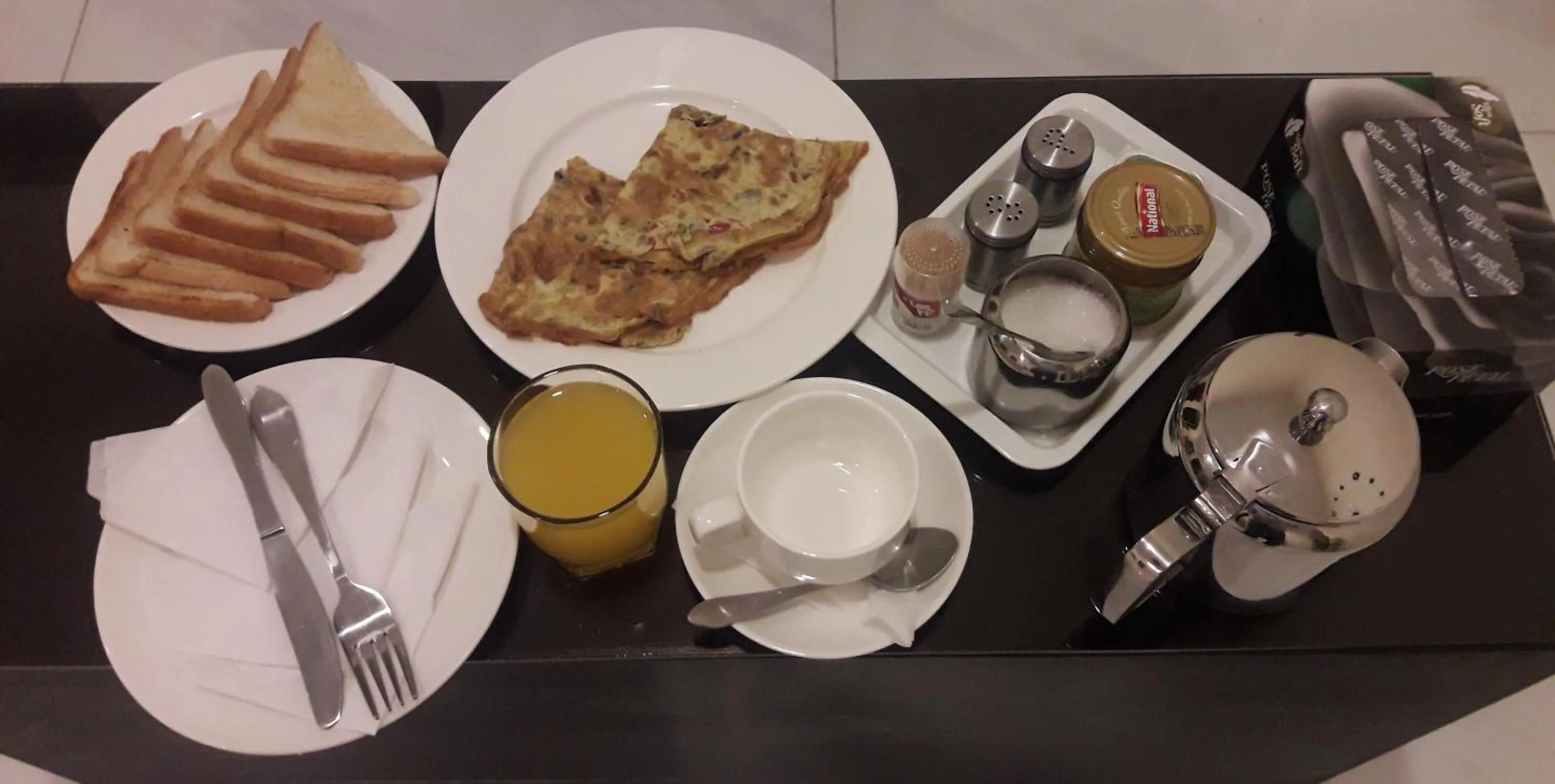Breakfast in MaryLeena Hotel Gulberg