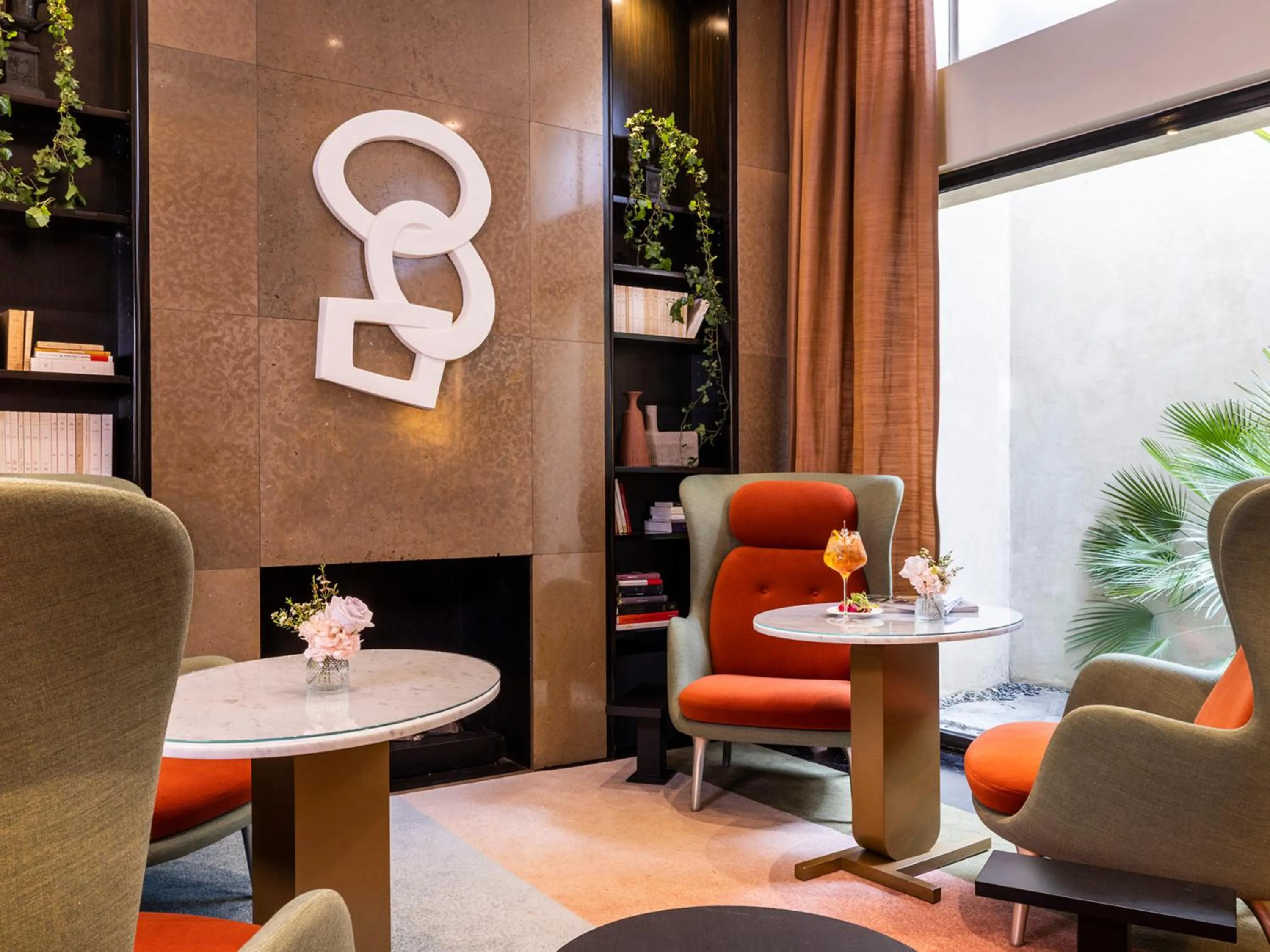 Lounge or bar in Hotel Montalembert
