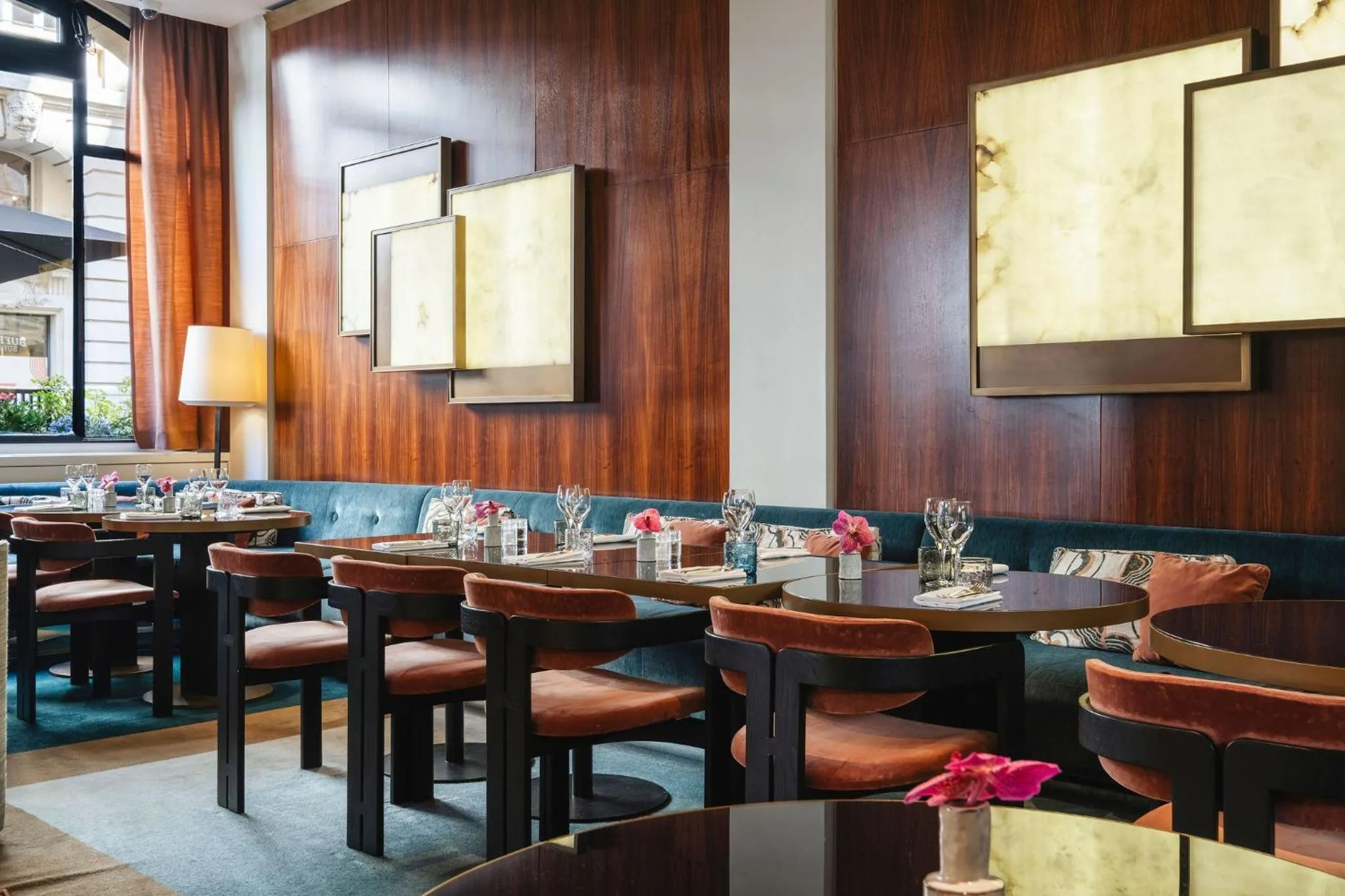 Restaurant/places to eat in Hotel Montalembert