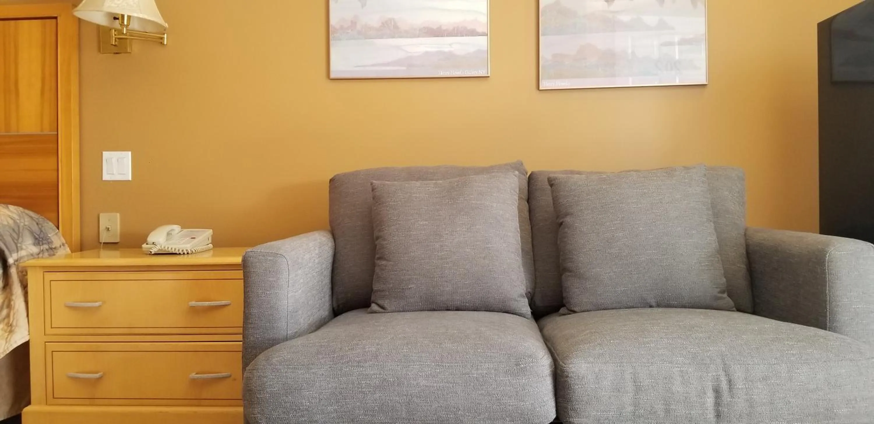 Bedroom in Tara Vista Inn