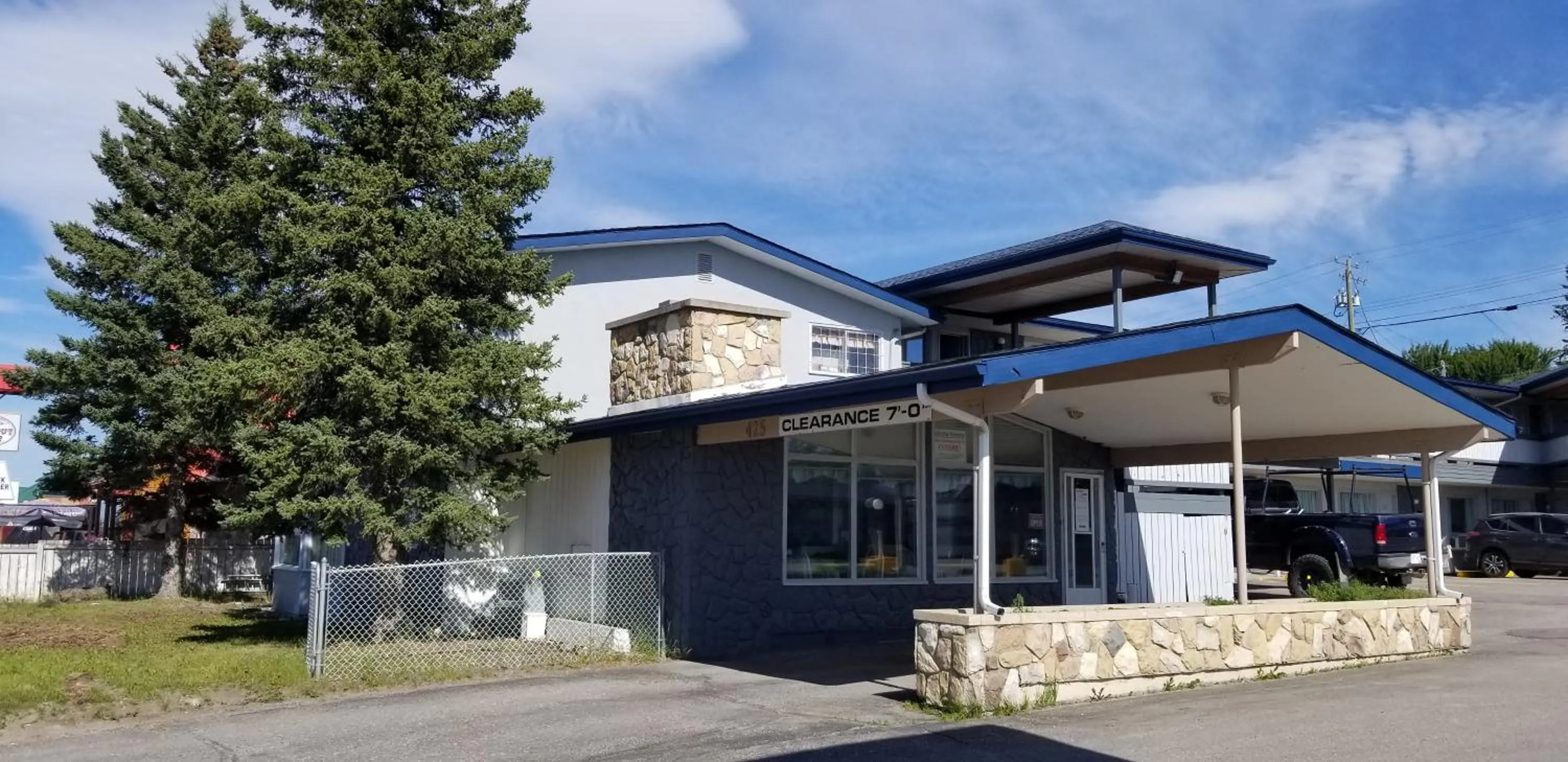 Property building in Tara Vista Inn