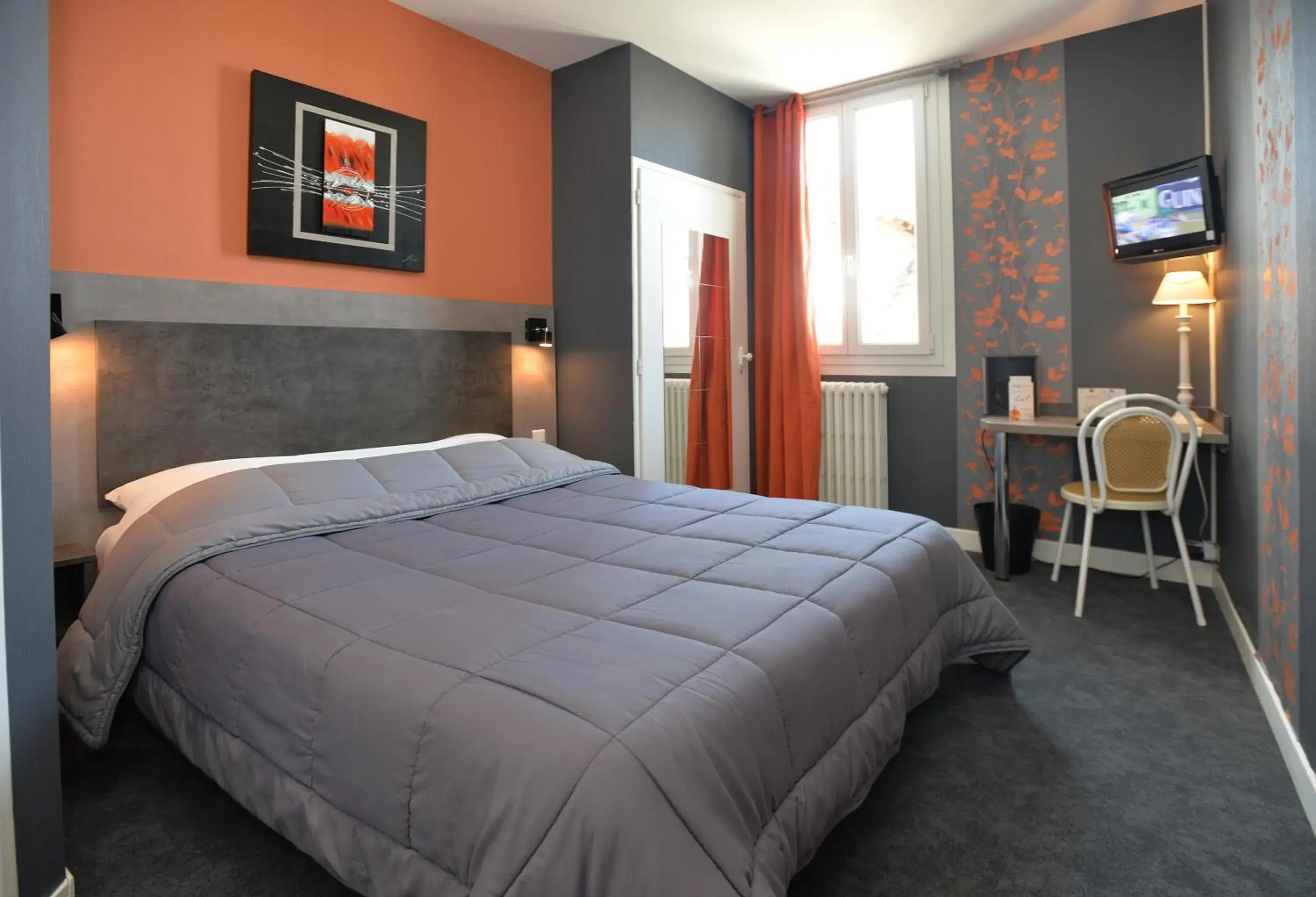 Double Room in Hôtel La Croix Blanche Double Room in Hôtel La Croix Blanche