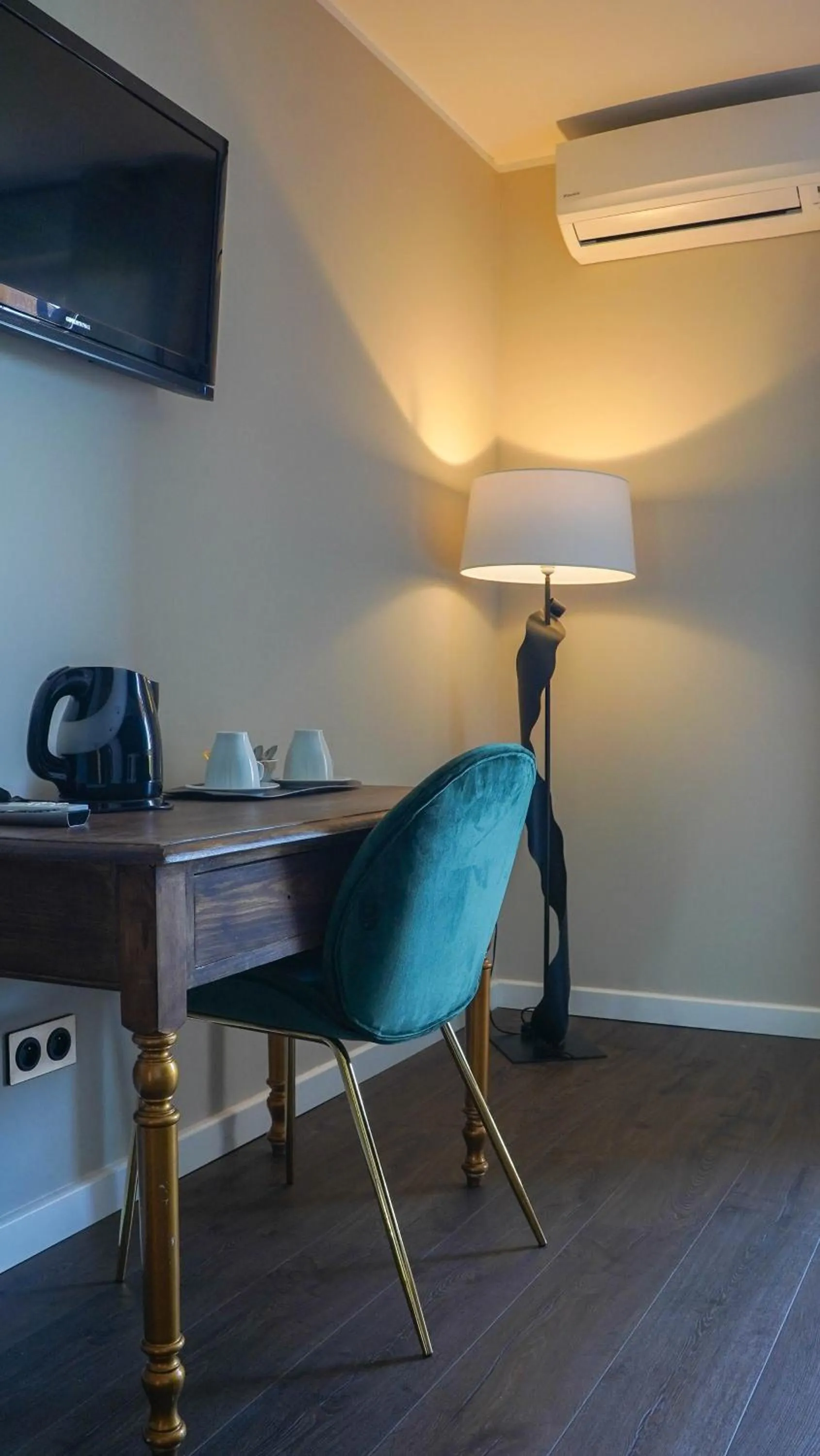 Seating area in Hôtel Les Jardins