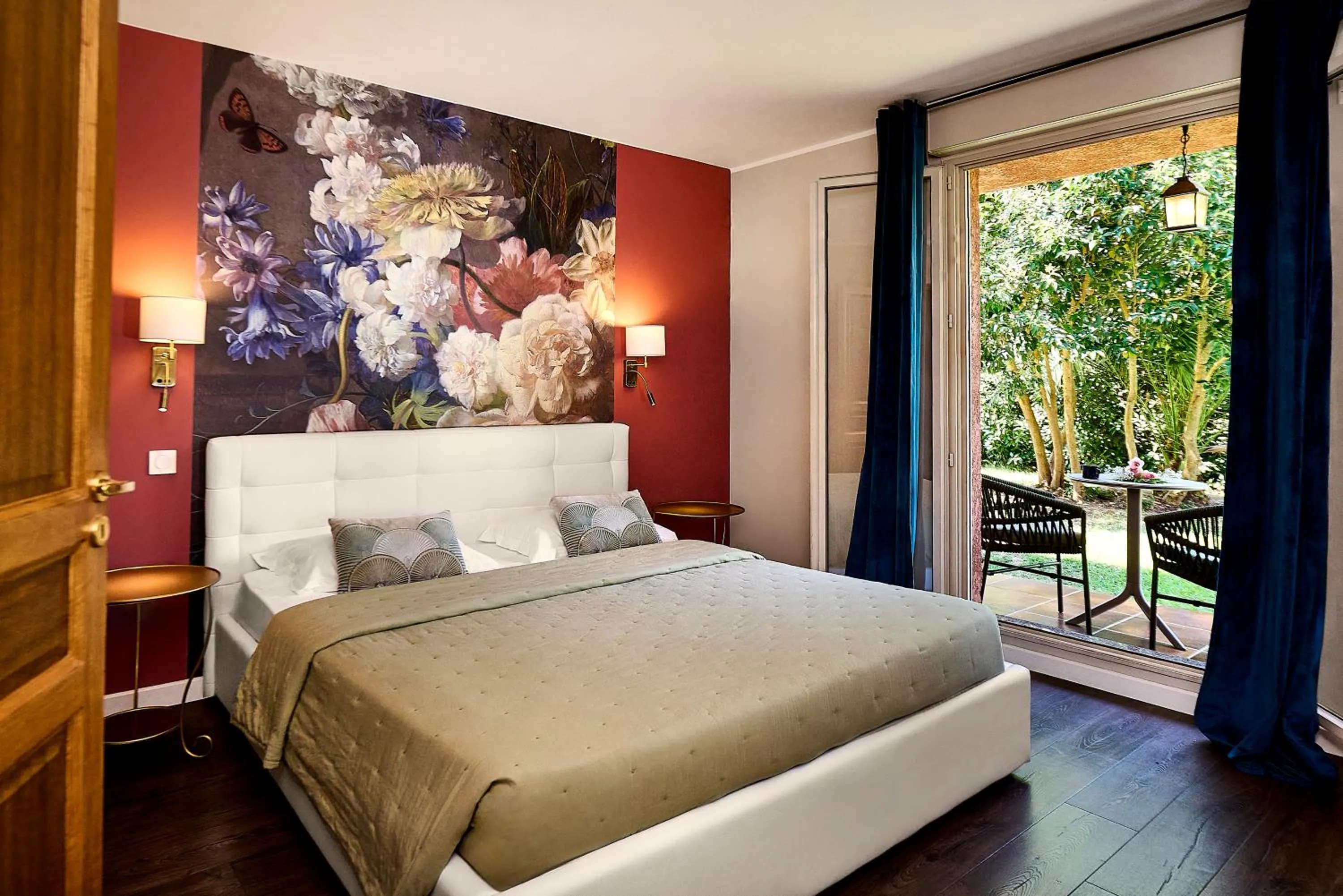 Bed in Hôtel Les Jardins