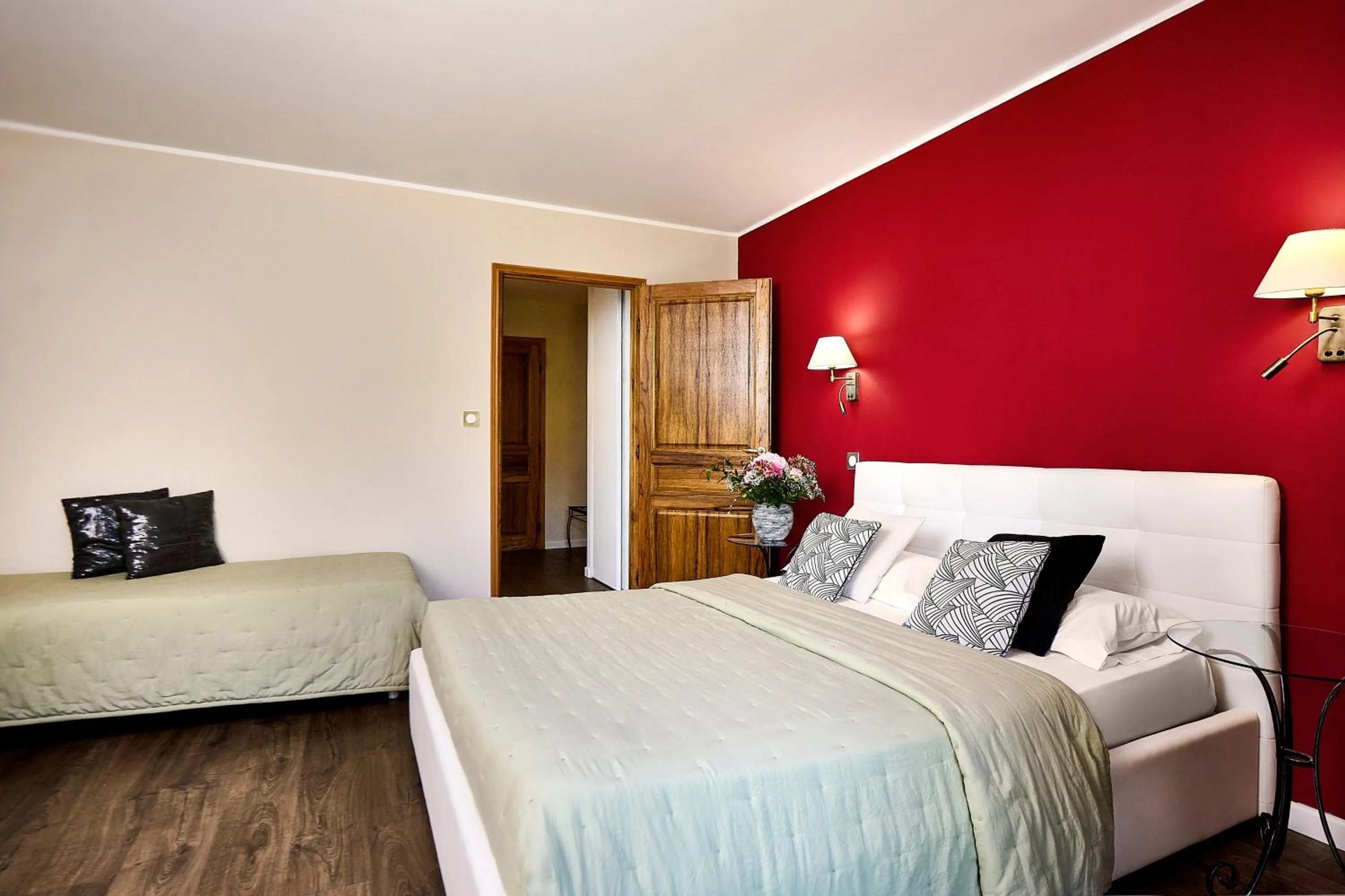 Photo of the whole room, Bed in Hôtel Les Jardins