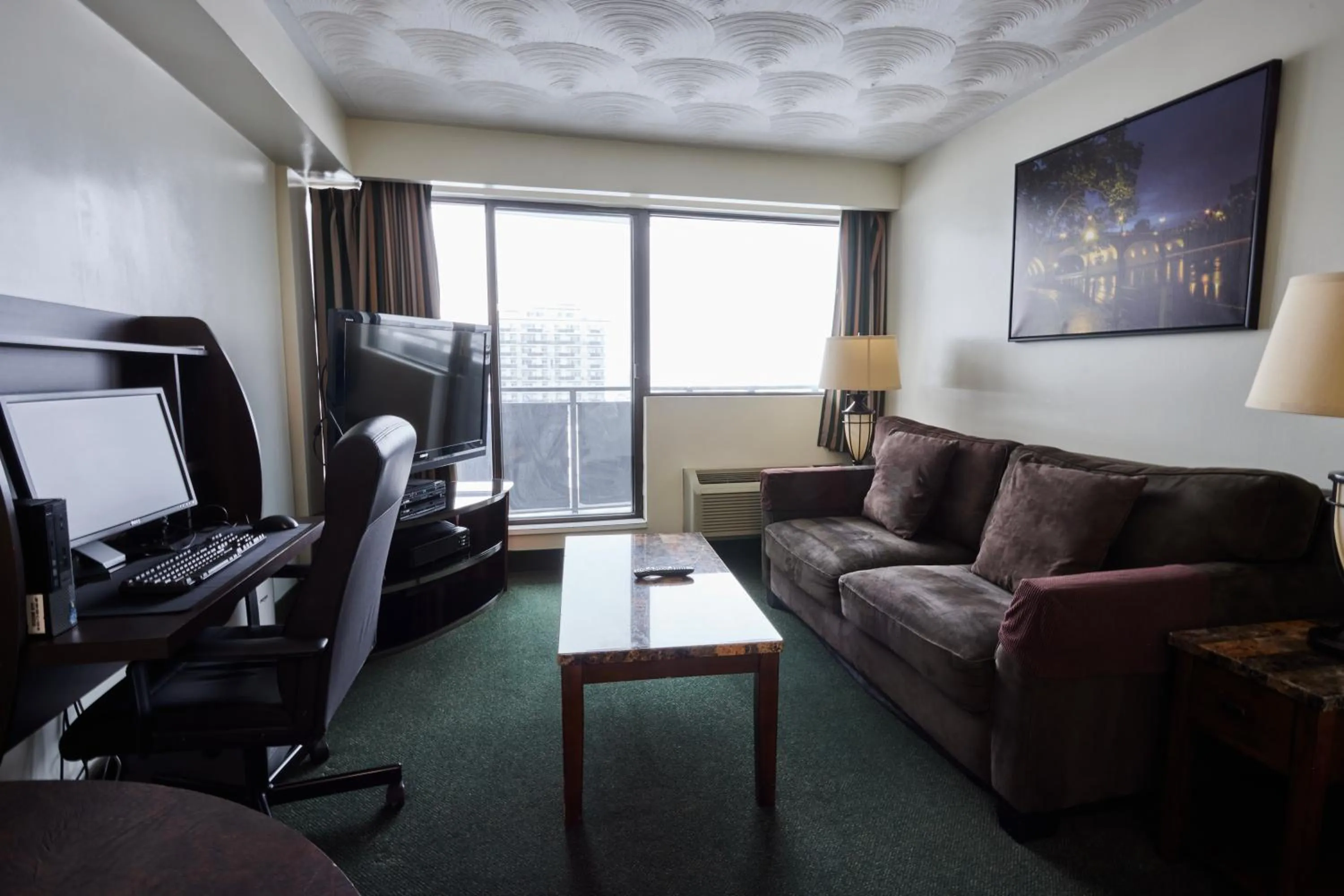 TV and multimedia in The Business Inn