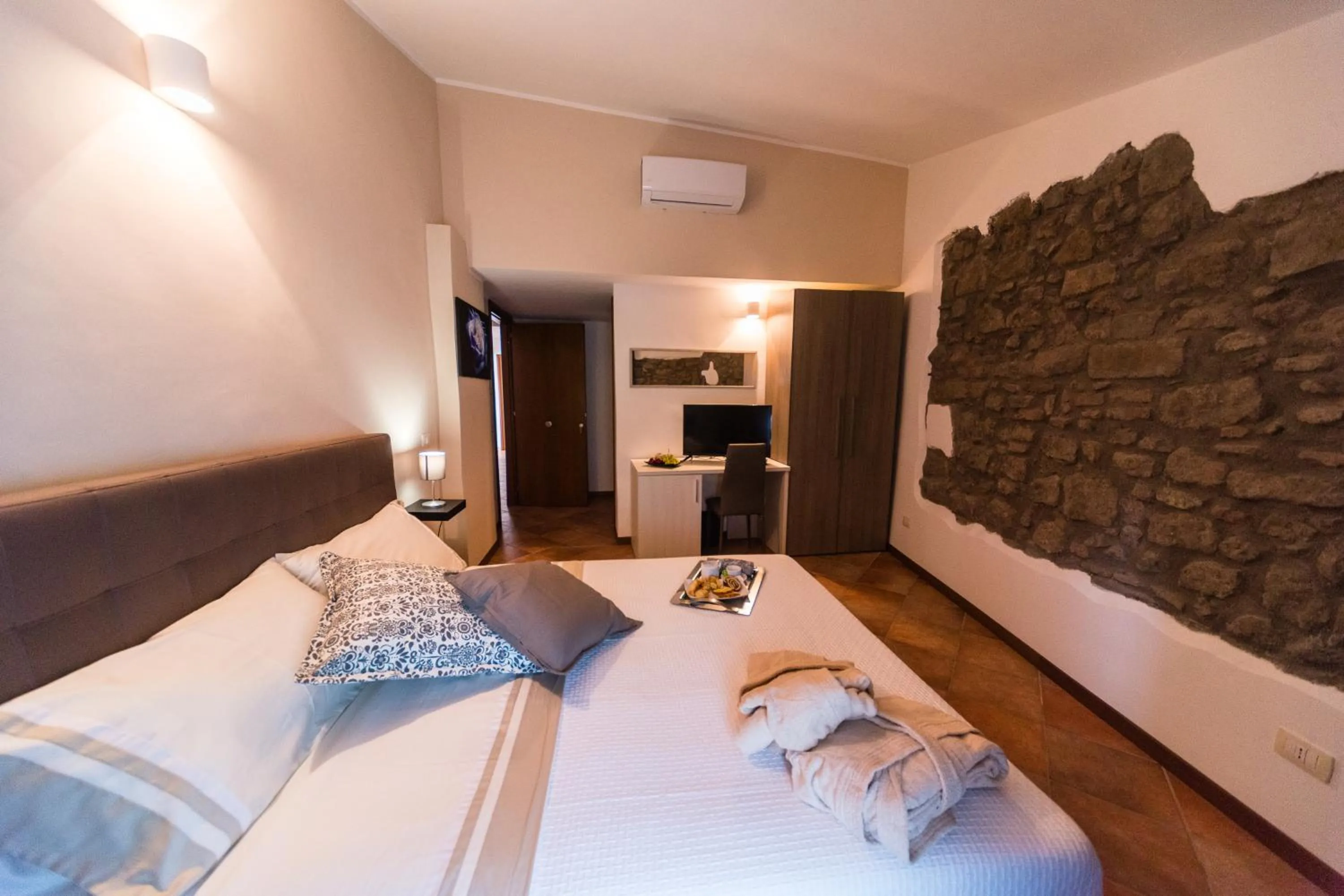 Bed in Le Undici Rose Hotel