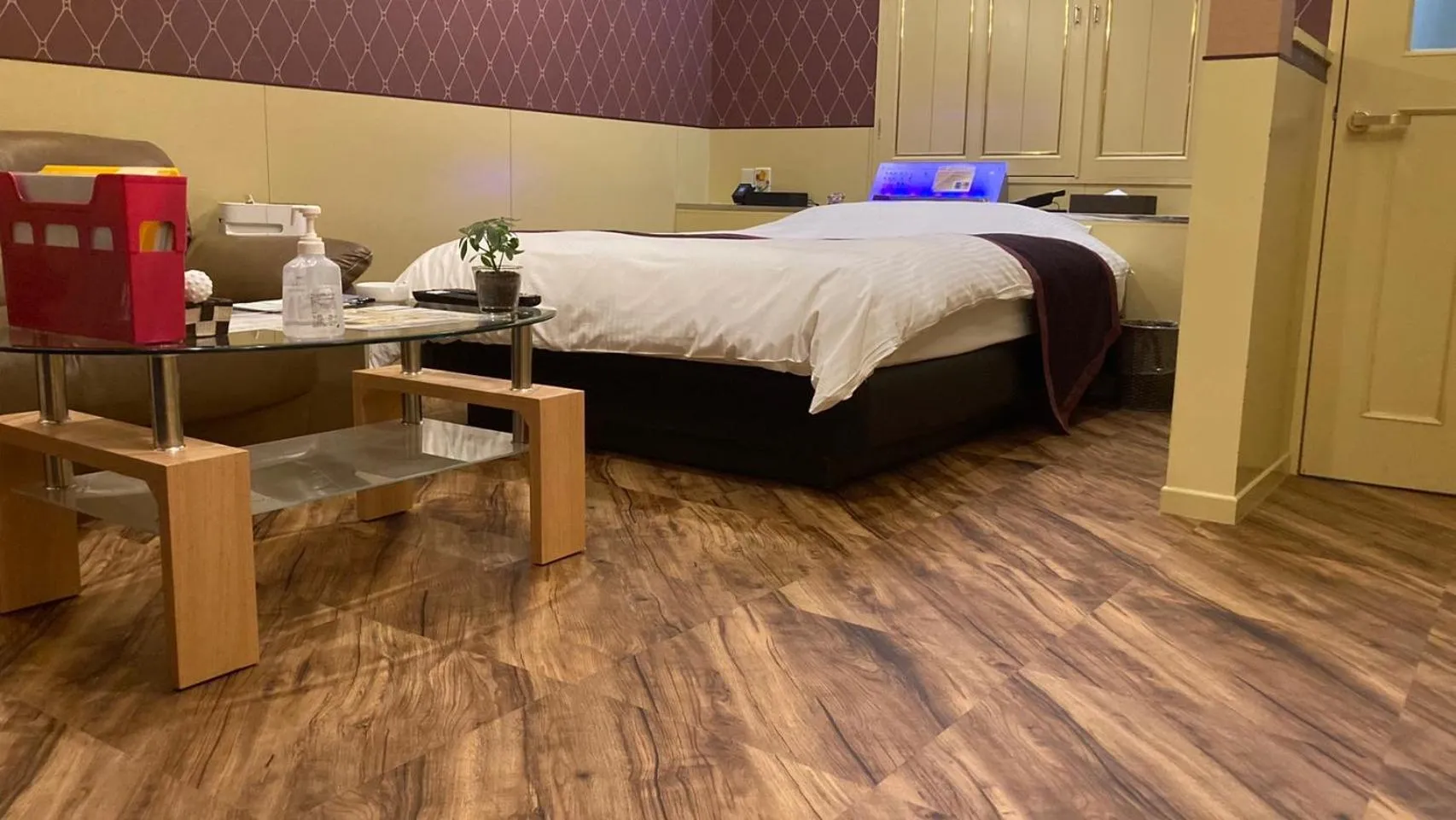 Bed in Valentine (Adult Only)