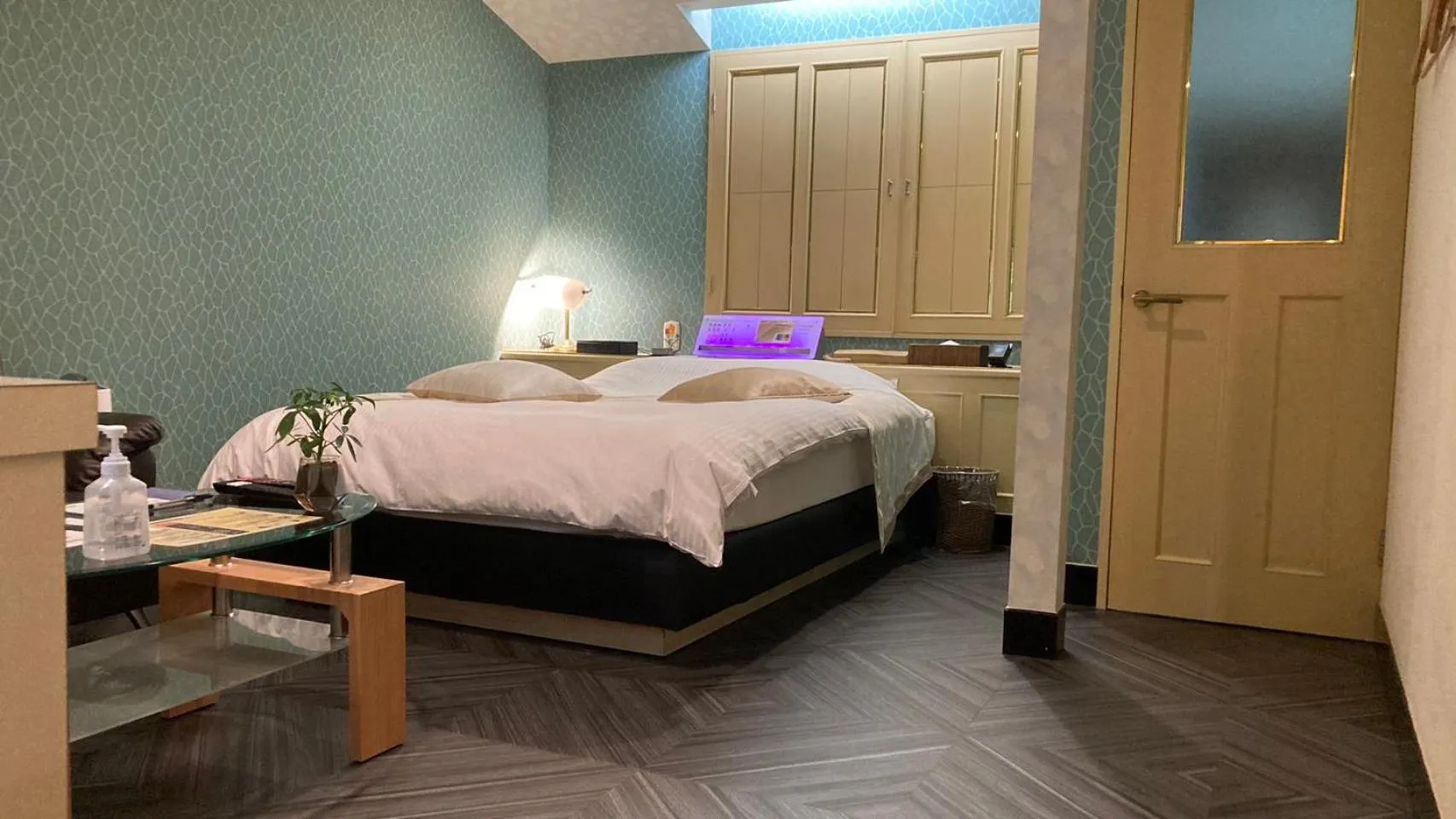 Bed in Valentine (Adult Only)