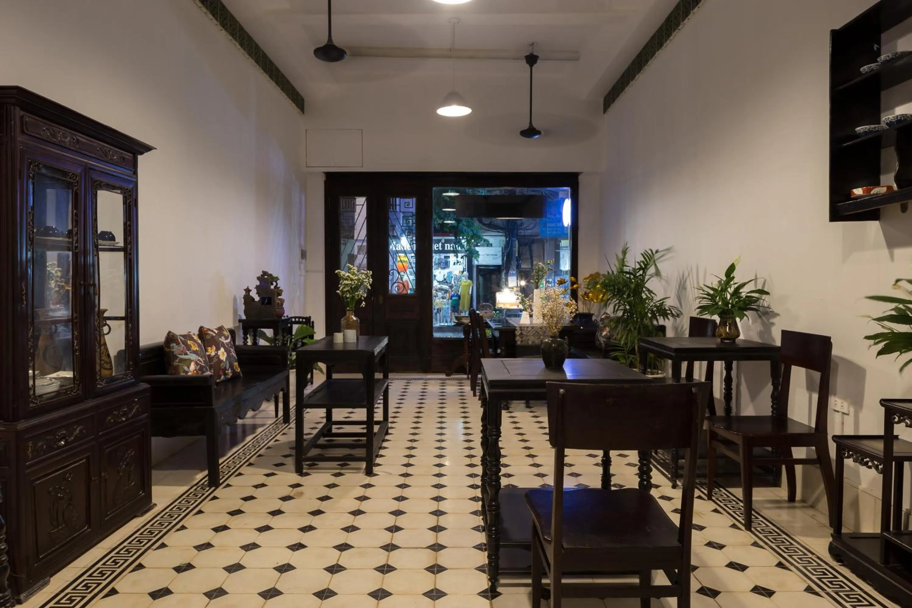 Centraltique Downtown - Bespoke Colonial House Near Hoan Kiem Lake