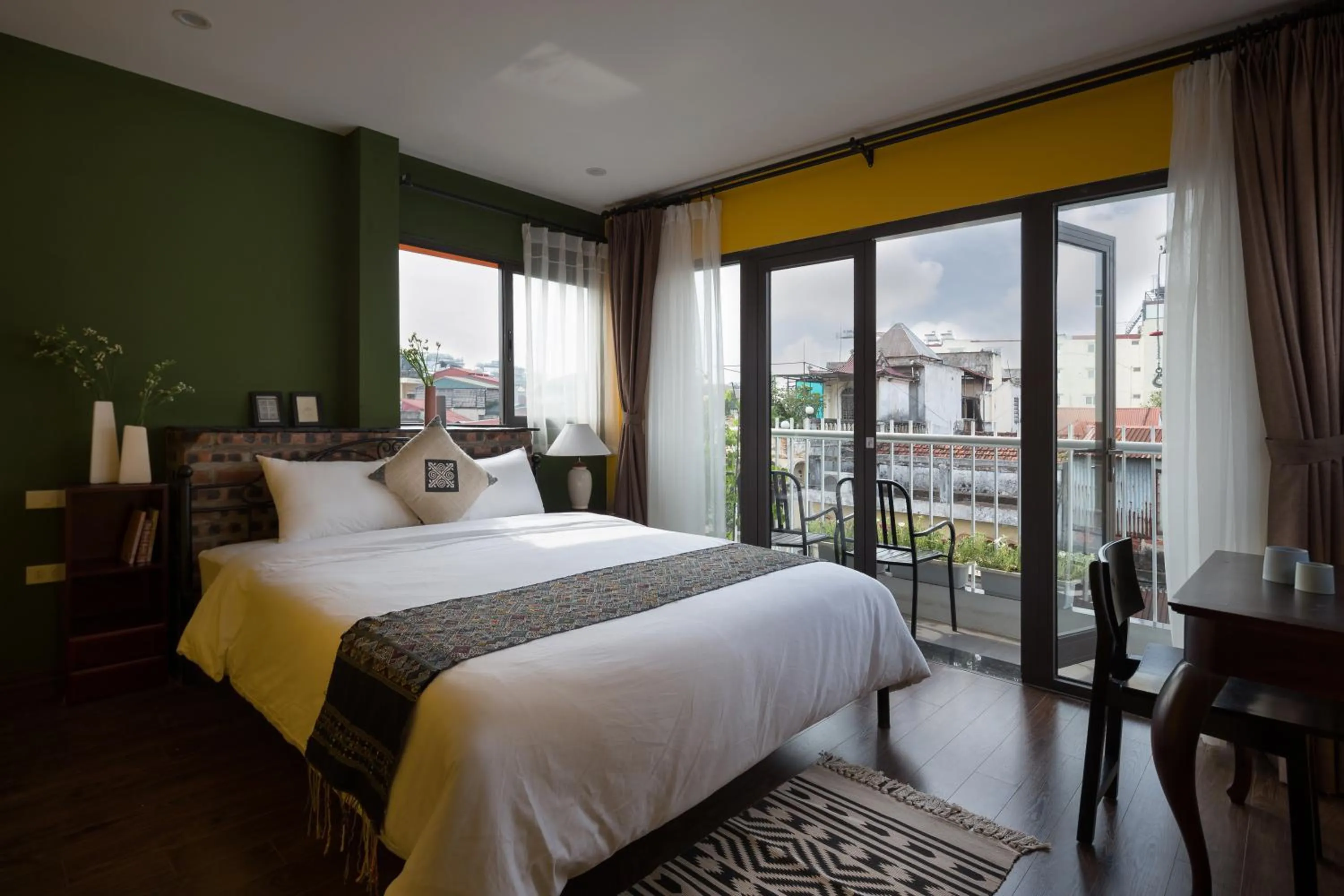 Bed in Centraltique Downtown - Bespoke Colonial House Near Hoan Kiem Lake