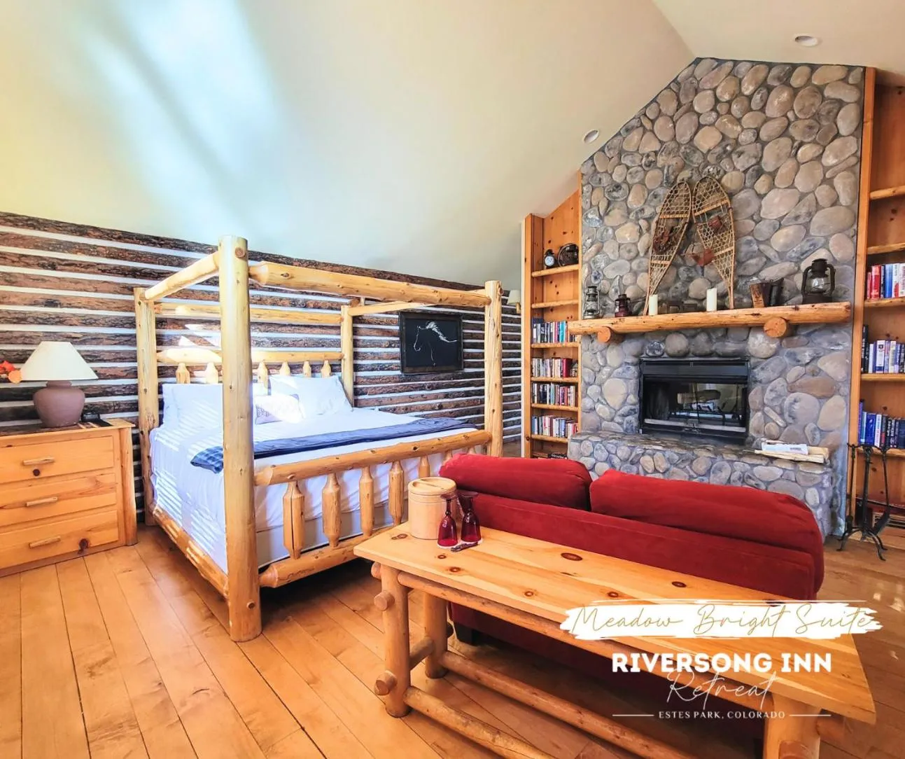 Bed in Riversong Inn Retreat