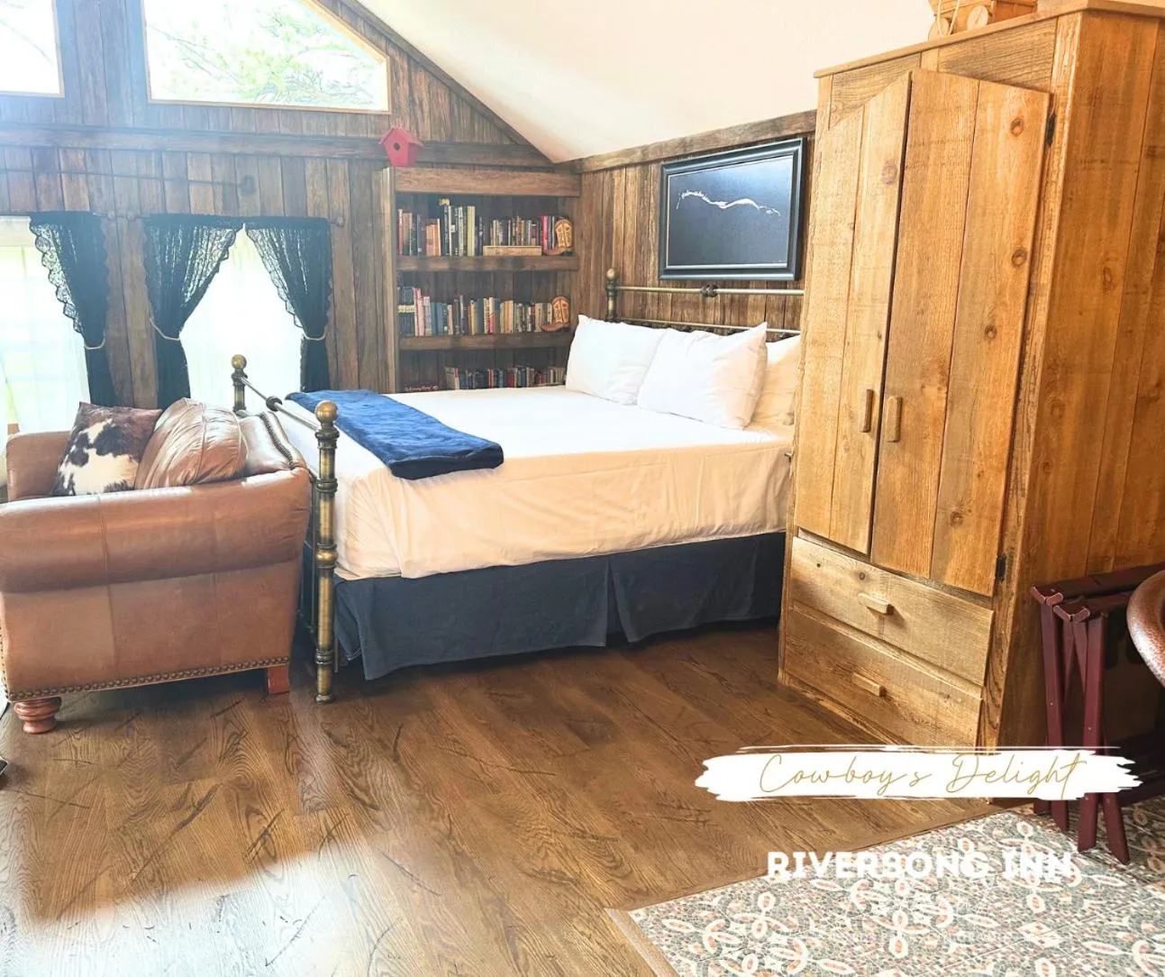 Bed in Riversong Inn Retreat