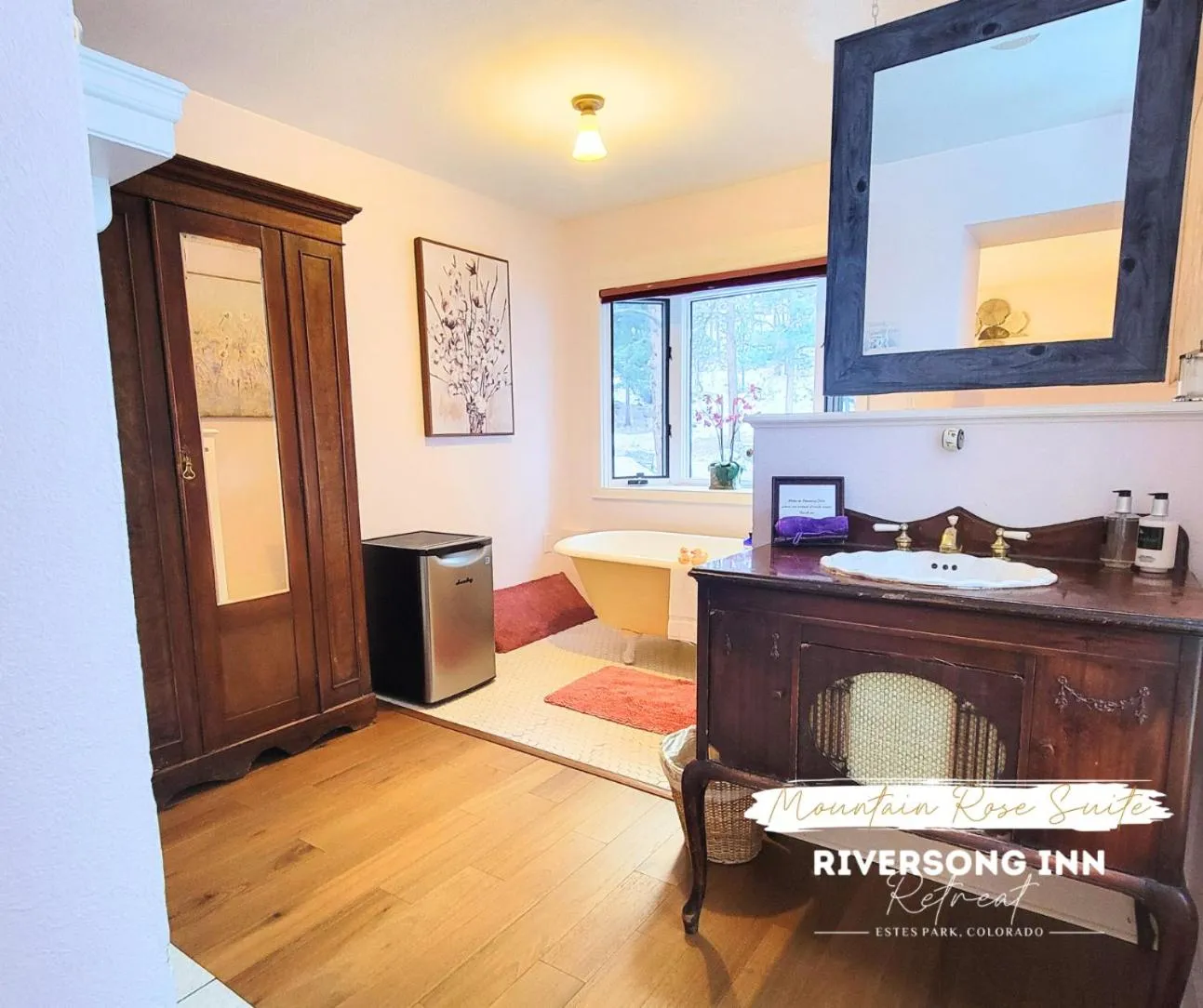 Bed in Riversong Inn Retreat