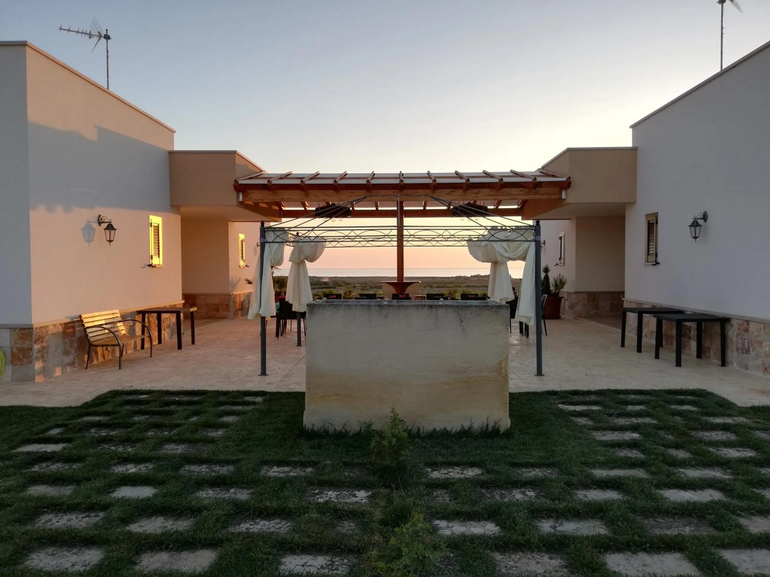 Patio in Il giardino dei tramonti