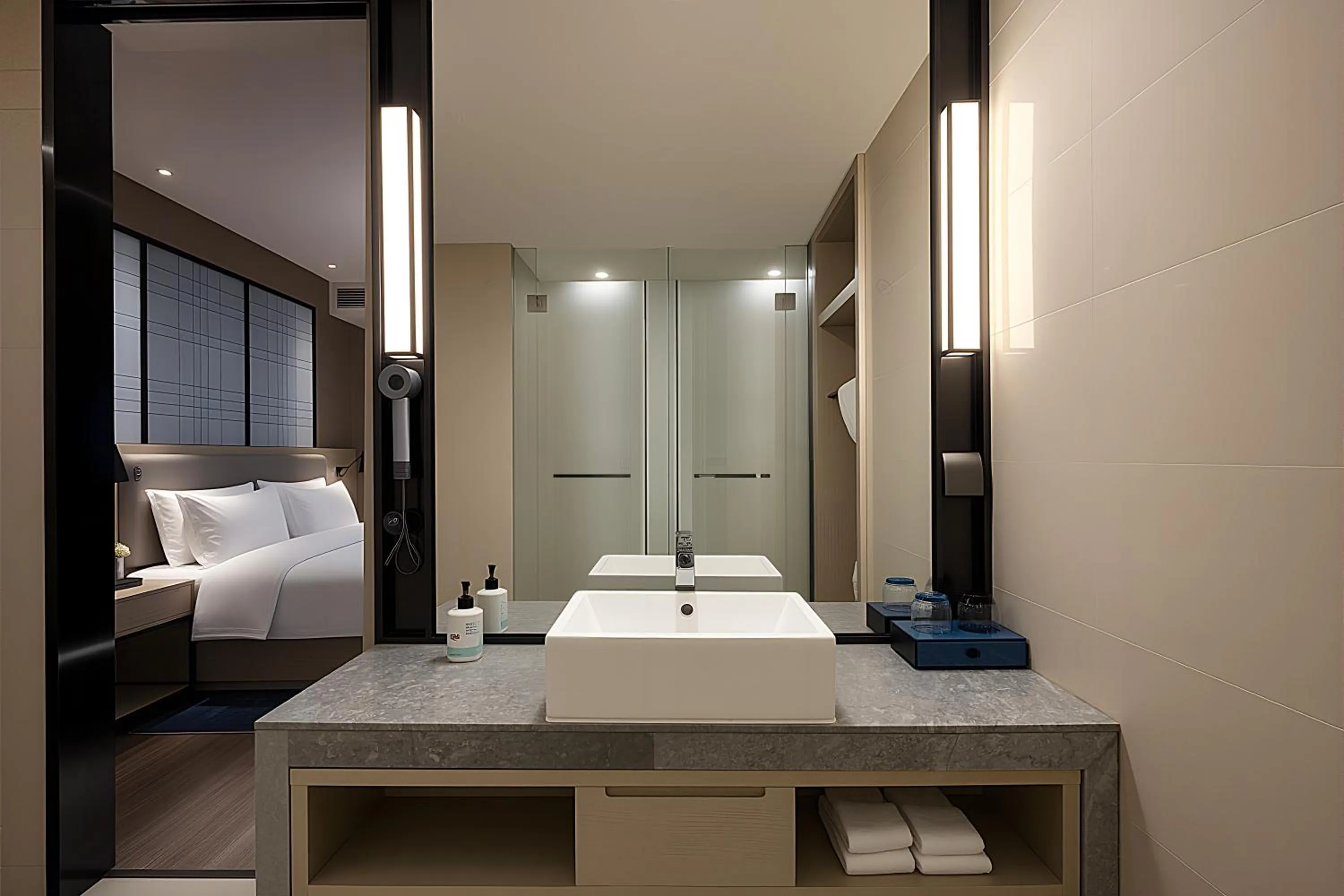 Shower, Bed in Echarm Hotel Chengdu Chunxi Road IFS Center