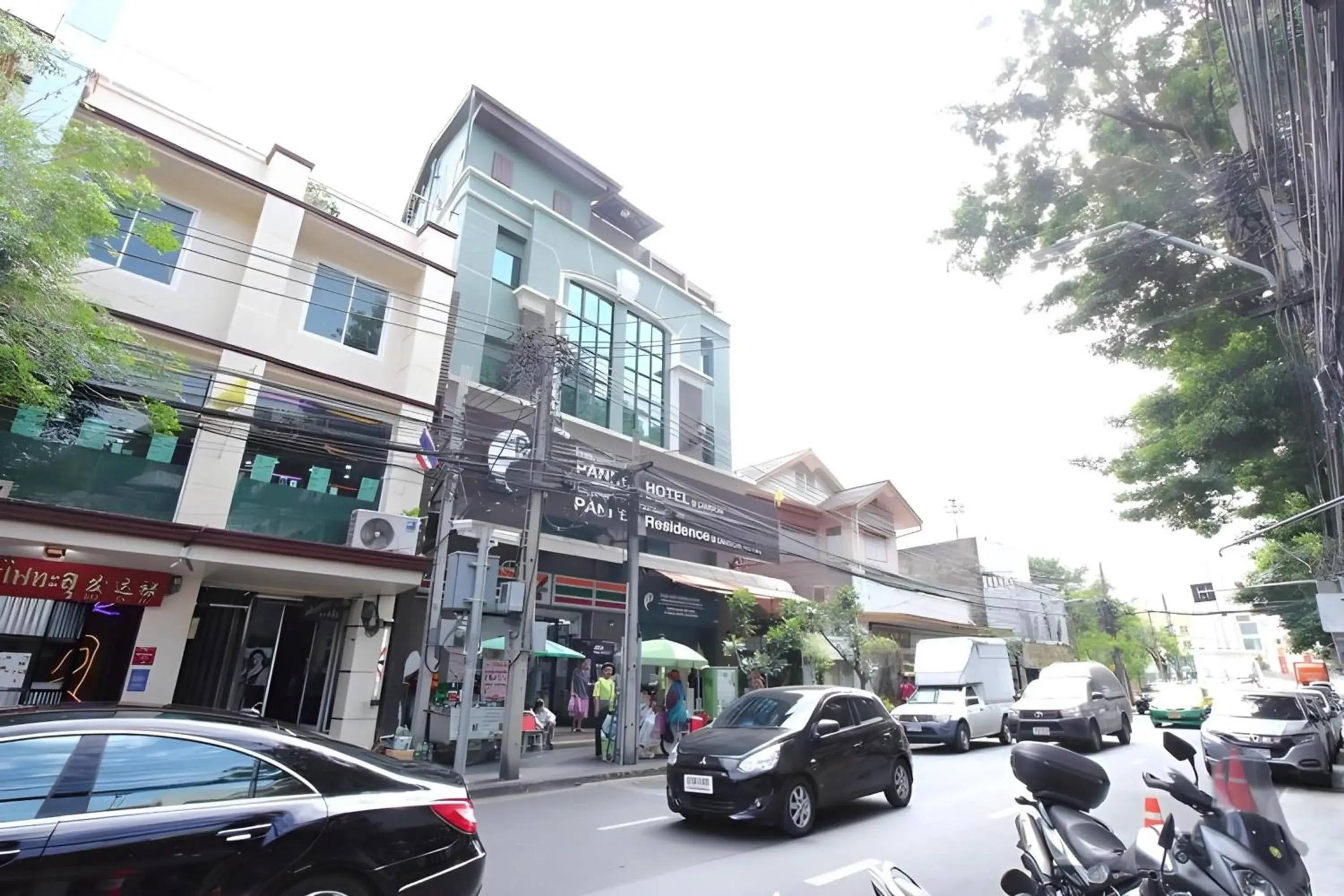 Property building in Super OYO 483 Pannee Hotel Khaosan Property building in Super OYO 483 Pannee Hotel Khaosan
