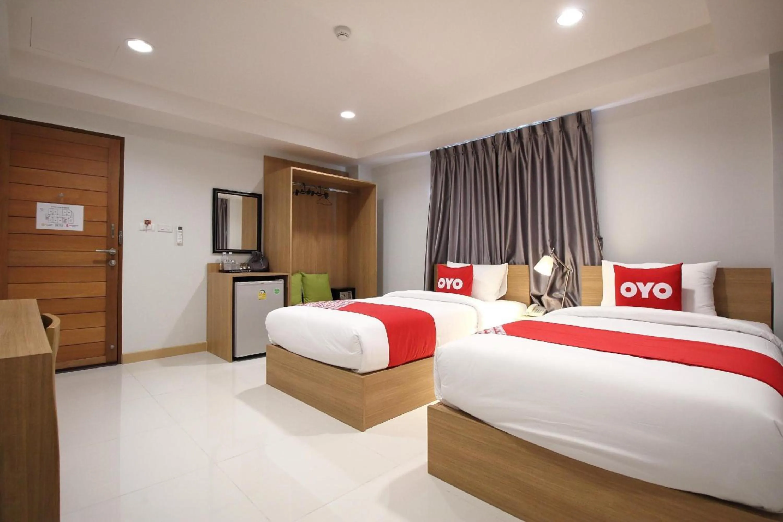 Bedroom, Bed in Super OYO 483 Pannee Hotel Khaosan