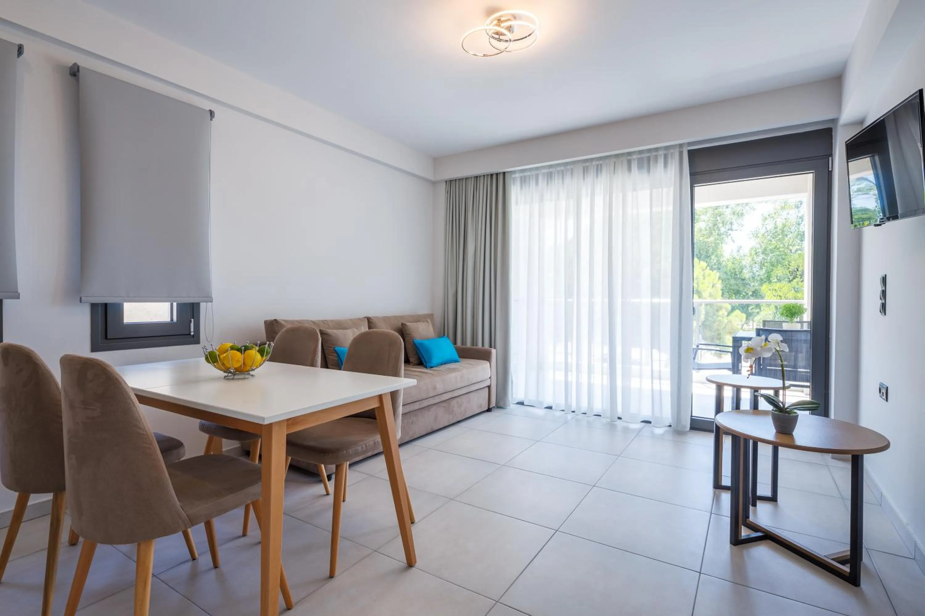 Living room in BISALTAE SEASIDE SUITES