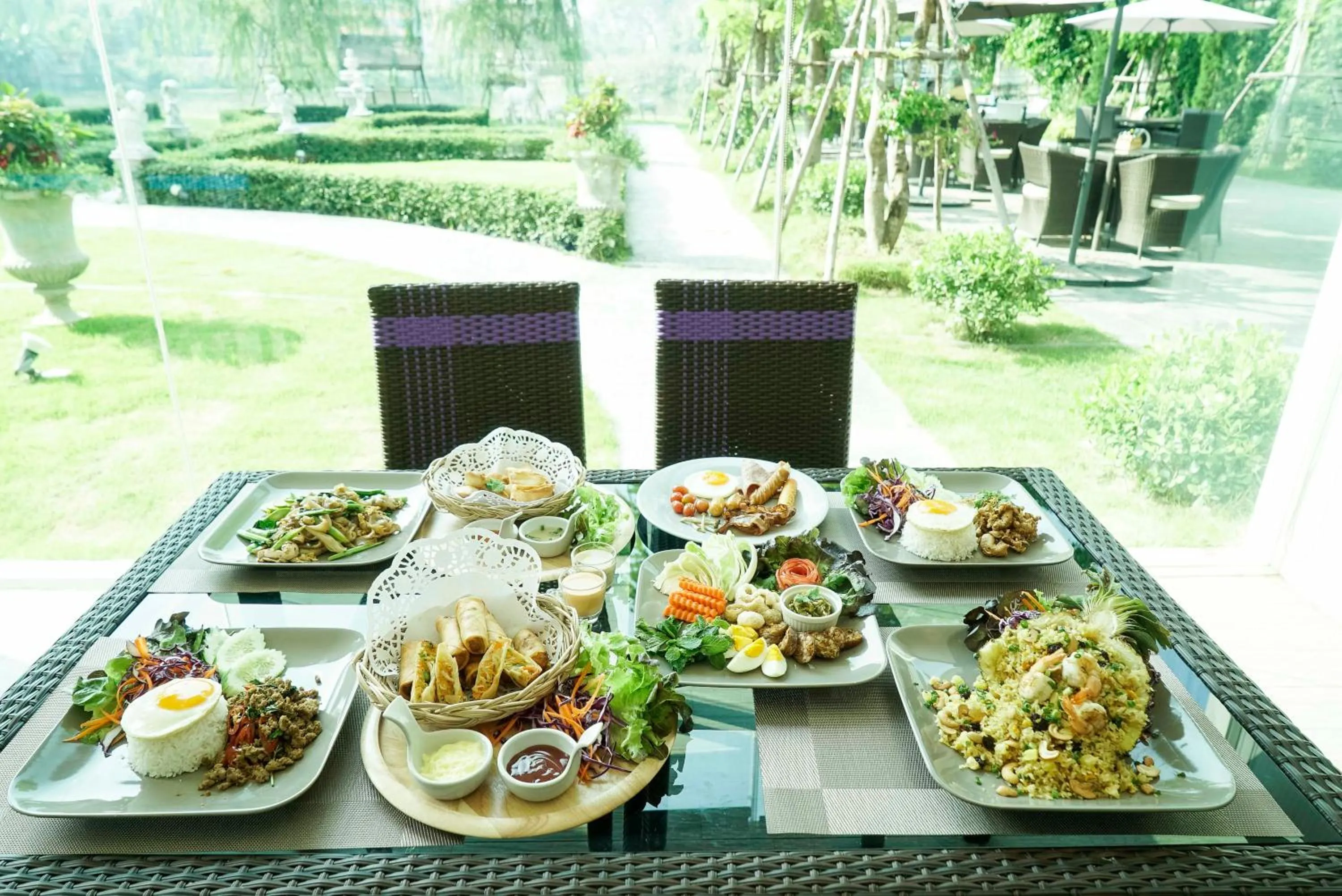 Restaurant/places to eat in Nantra Chiangmai Riverfront Hotel