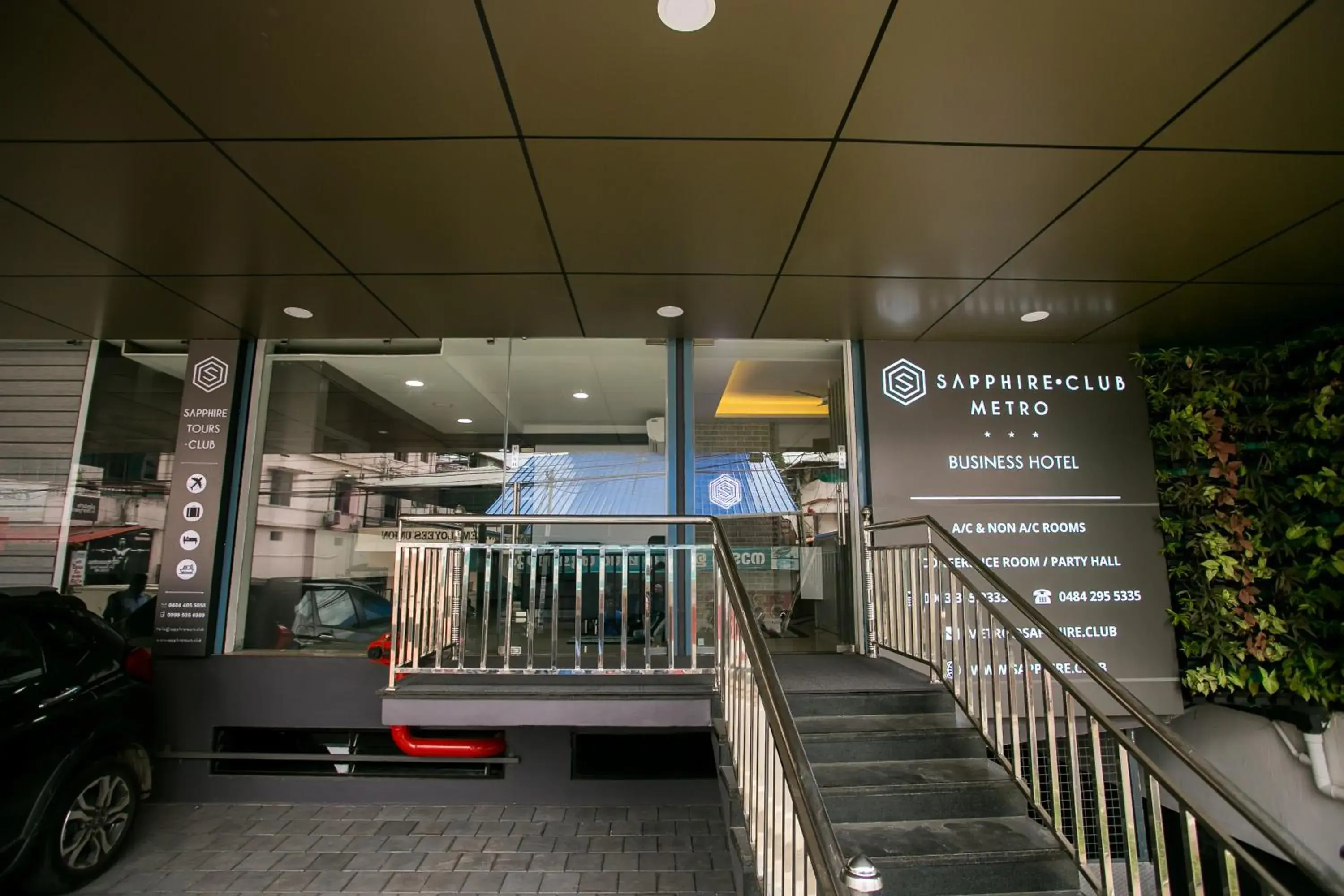 Facade/entrance in Sapphire Club Metro Facade/entrance in Sapphire Club Metro