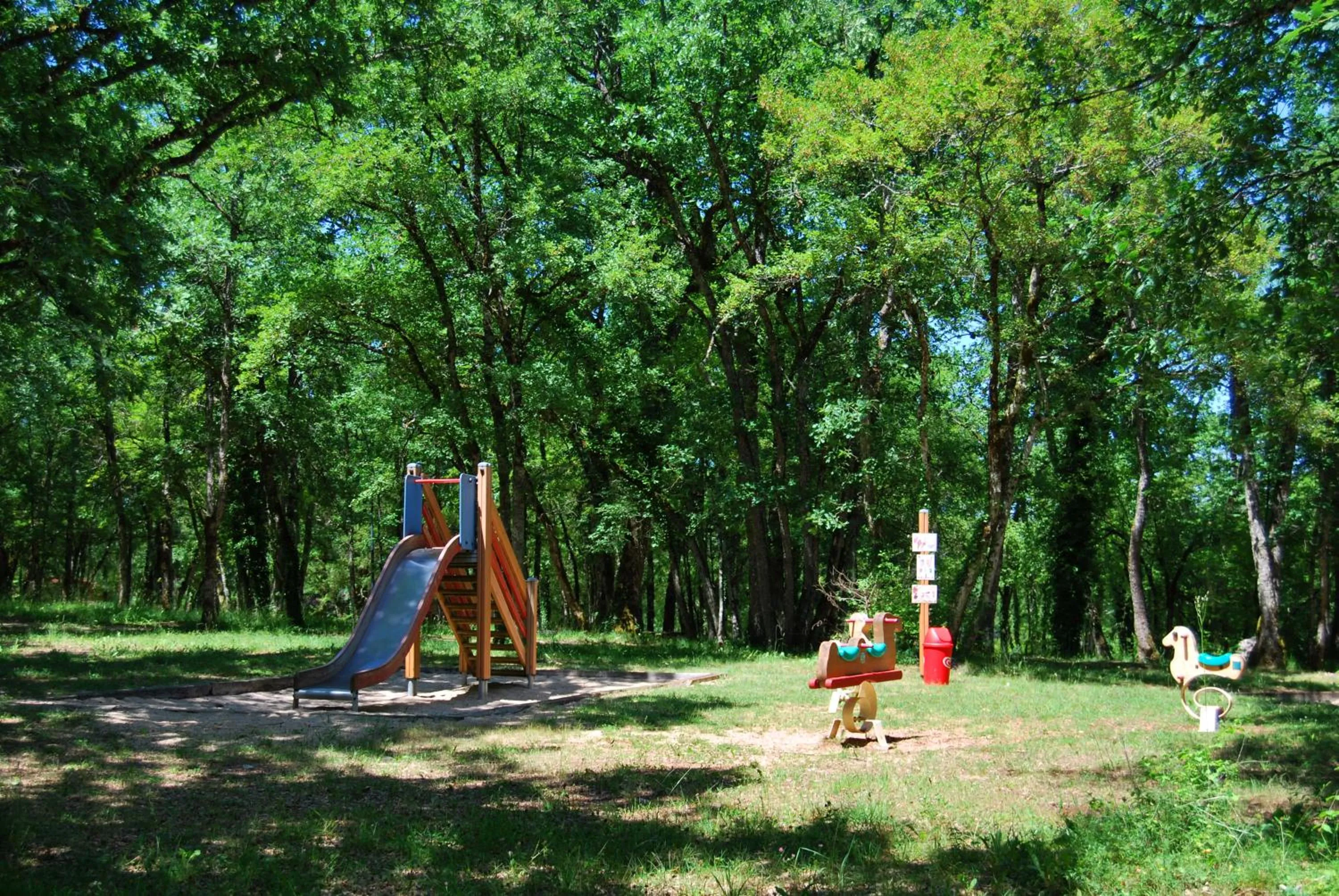 Children play ground in Lagrange Grand Bleu Vacances - Residence Les Ségalières
