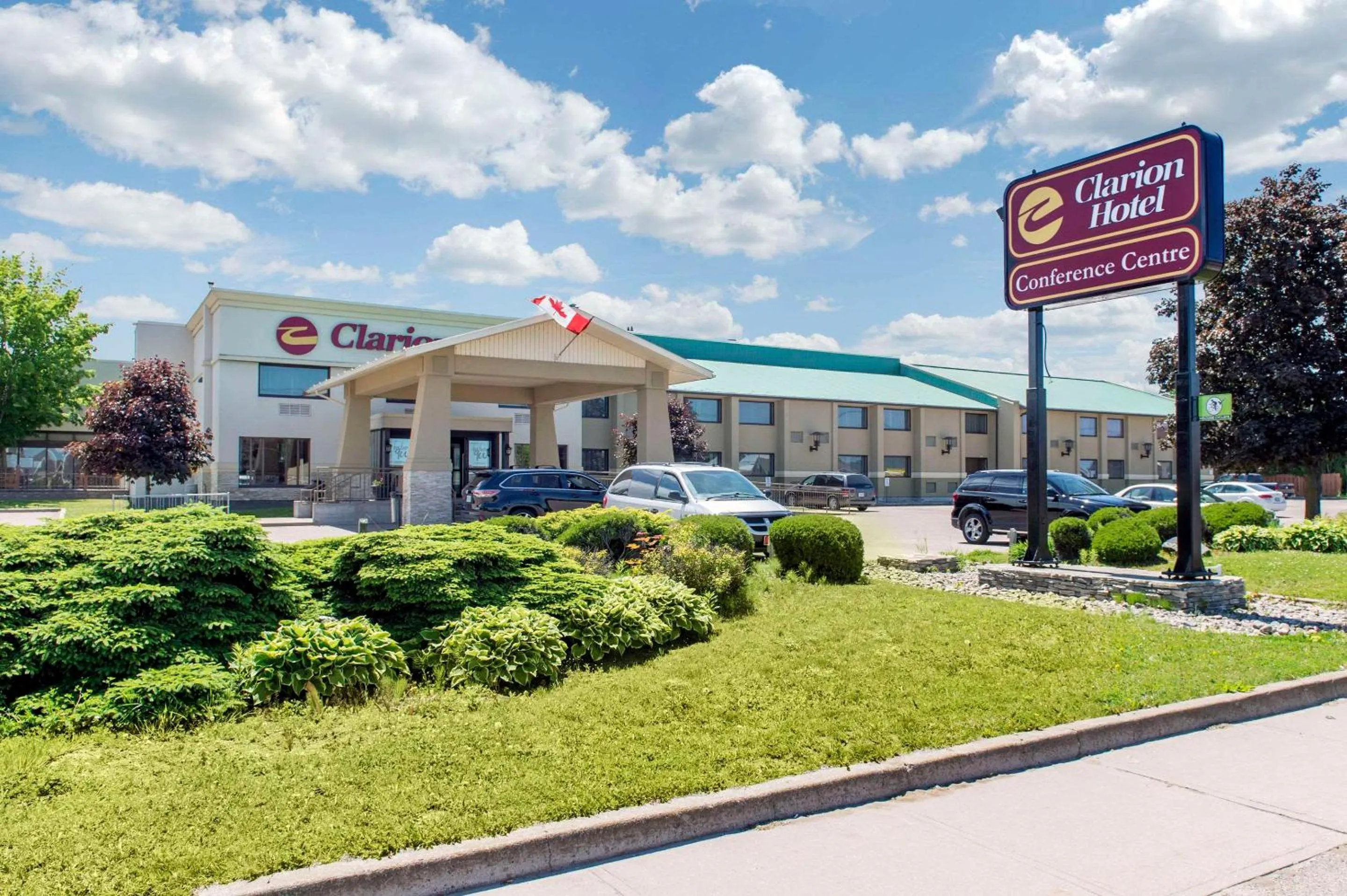 Property building in Clarion Hotel & Conference Centre Pembroke