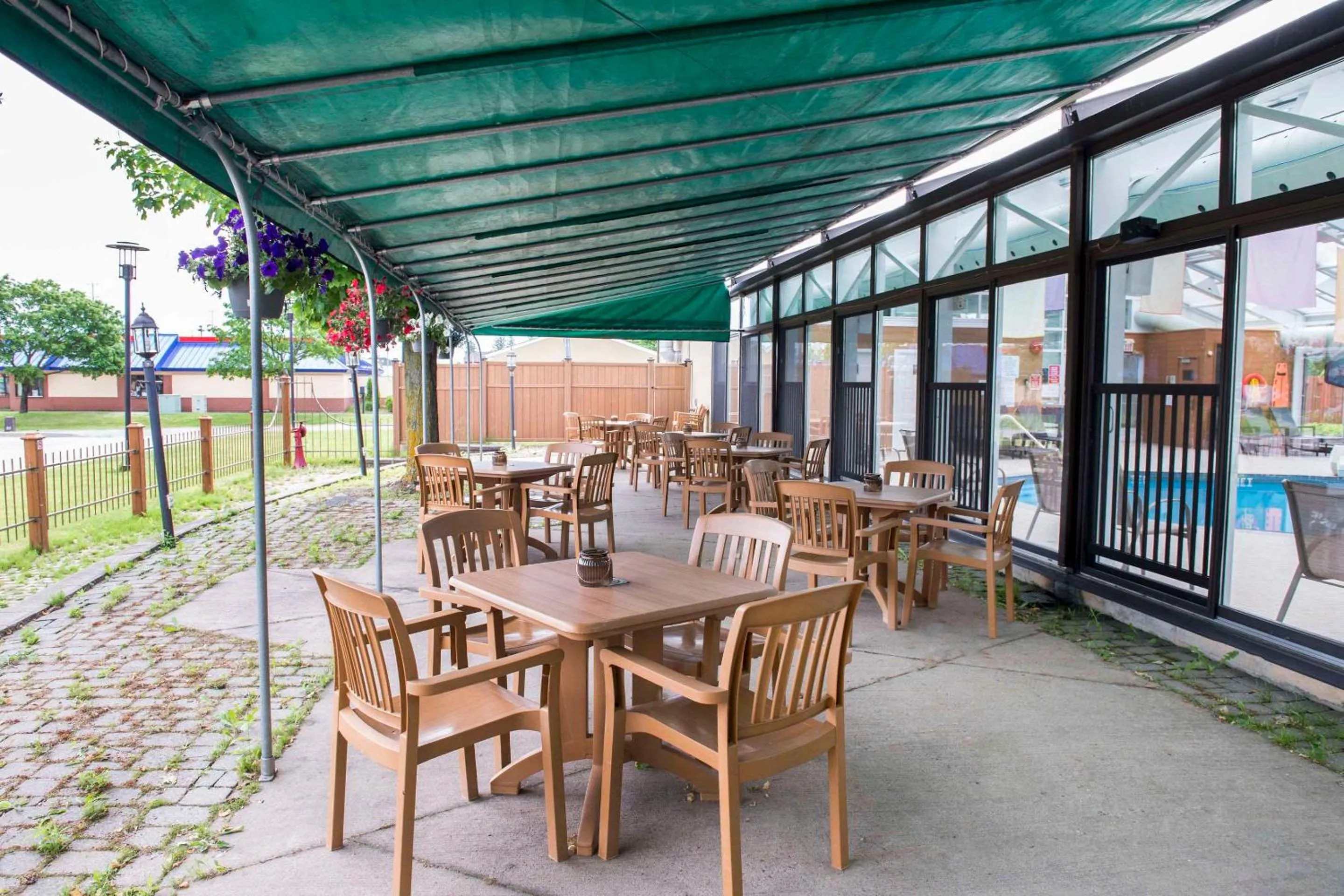 Swimming pool in Clarion Hotel & Conference Centre Pembroke
