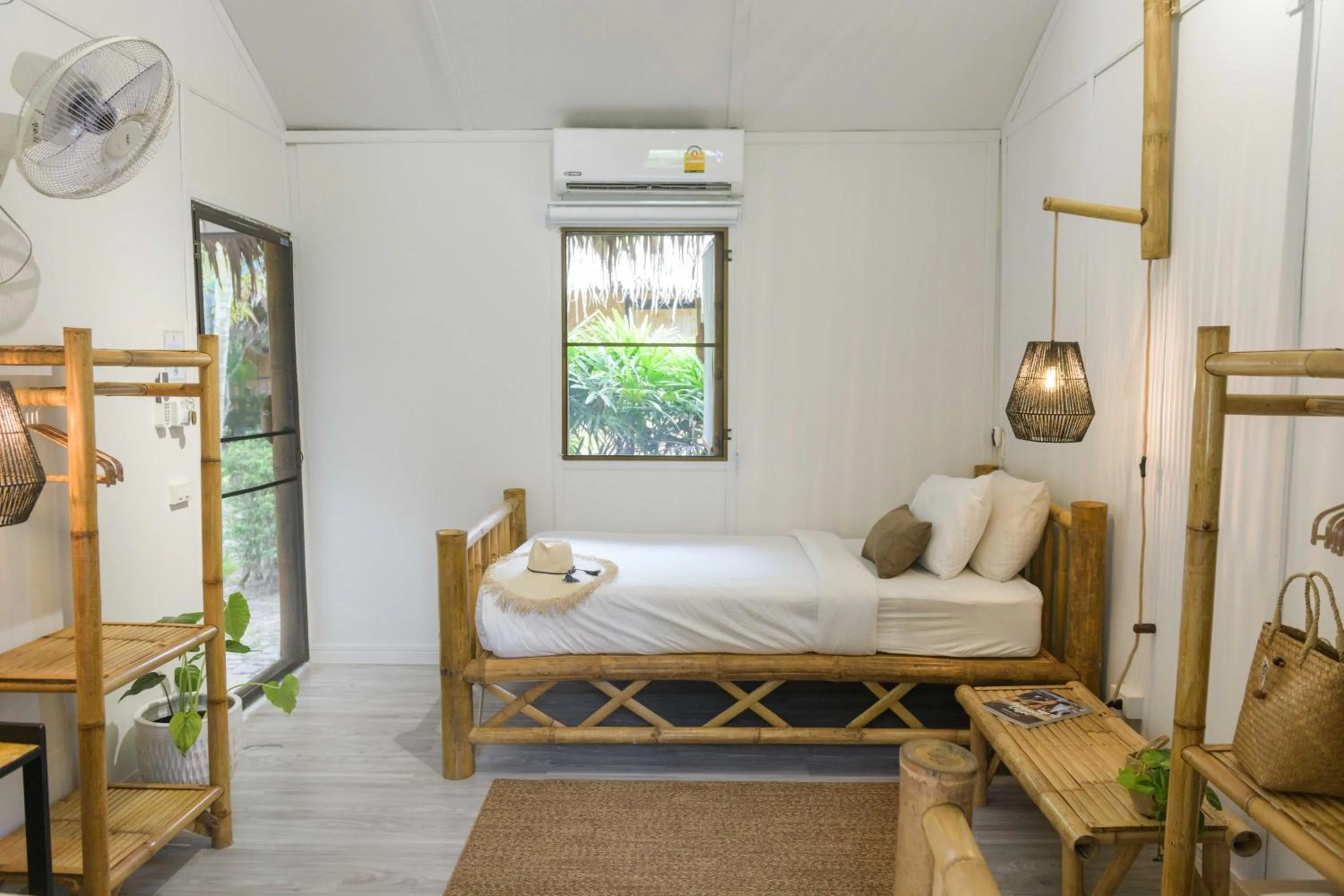 Bedroom, Bed in Orion Healing Centre