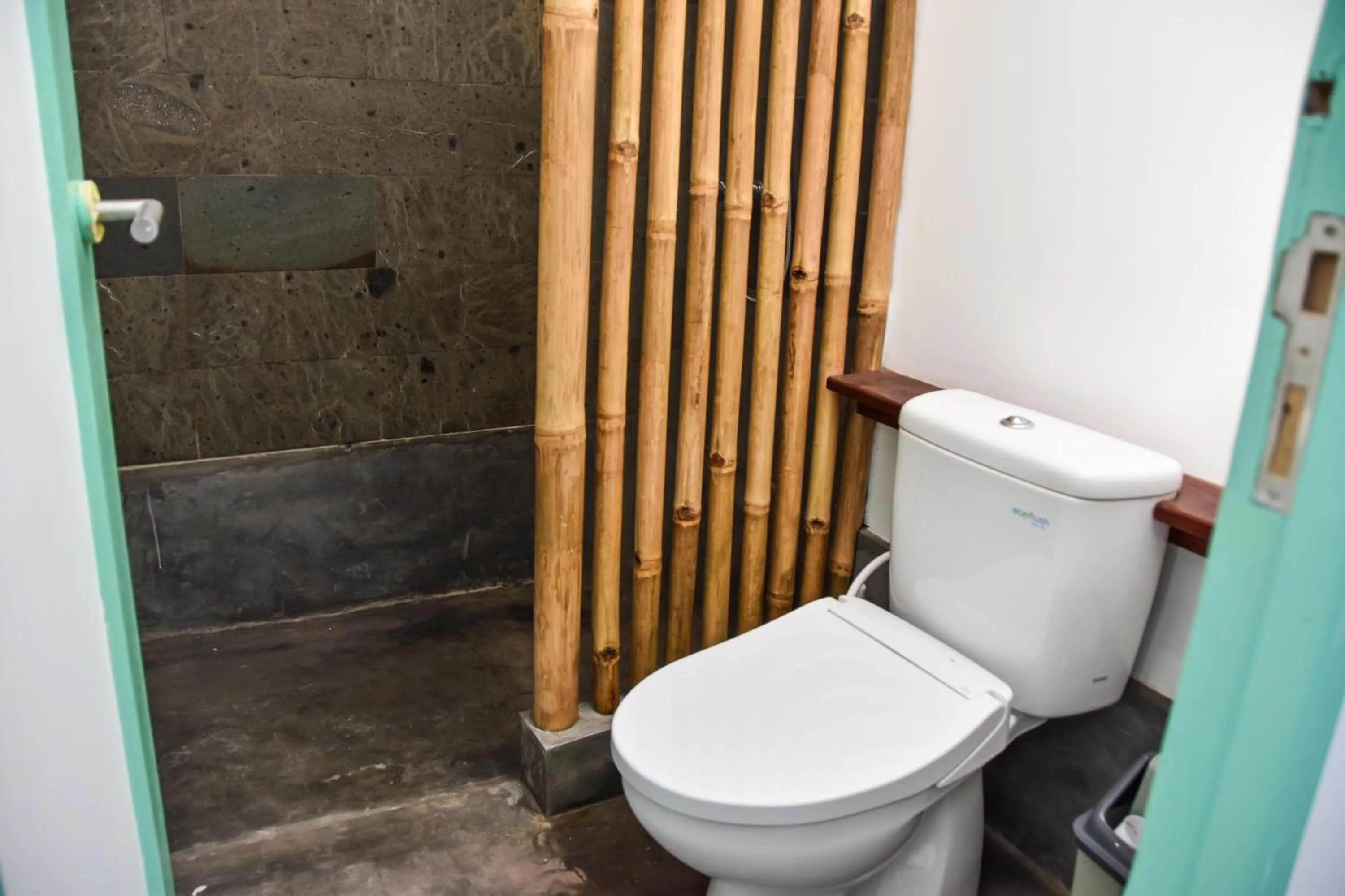 Shower in Mad Monkey Gili Trawangan