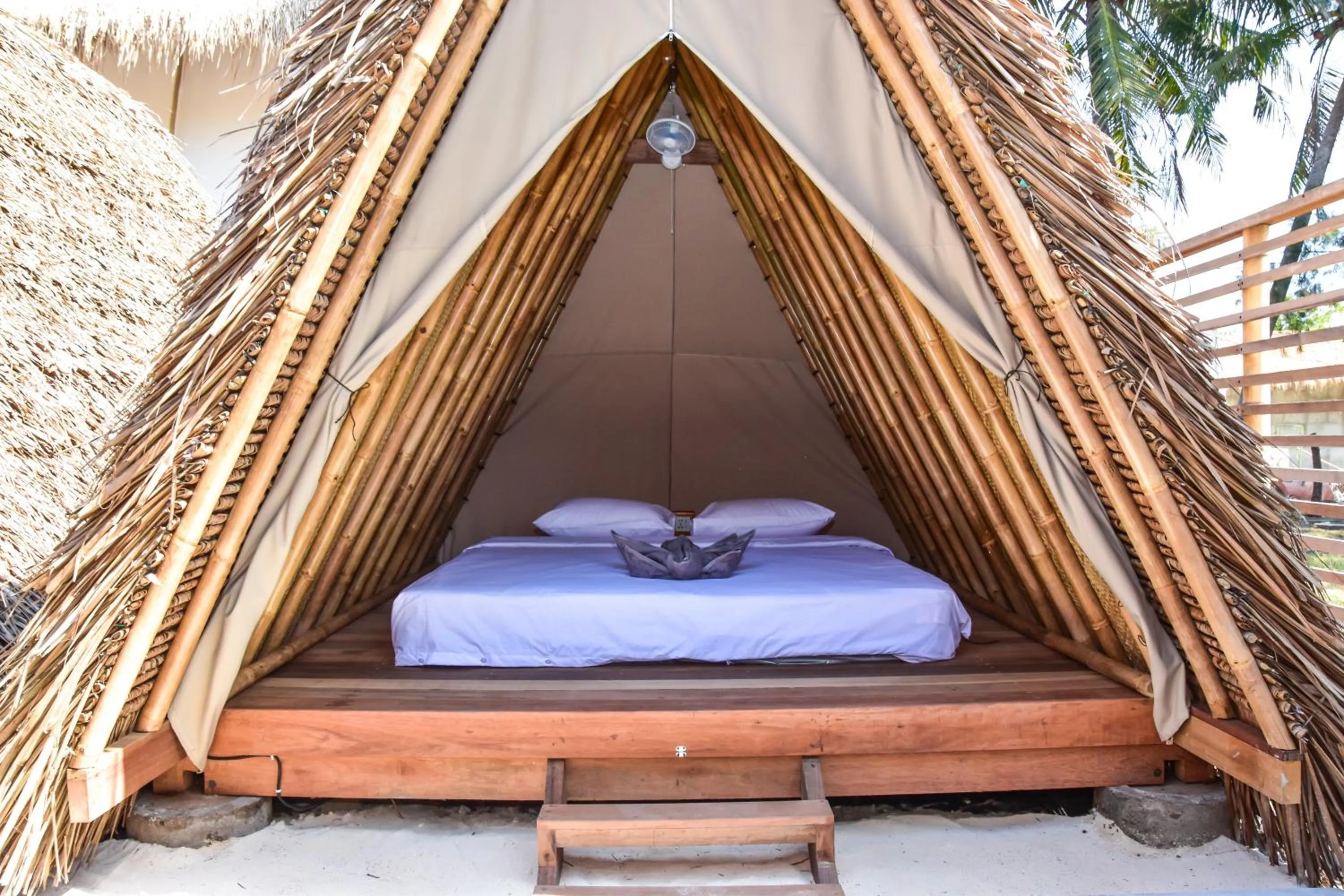 Bed in Mad Monkey Gili Trawangan