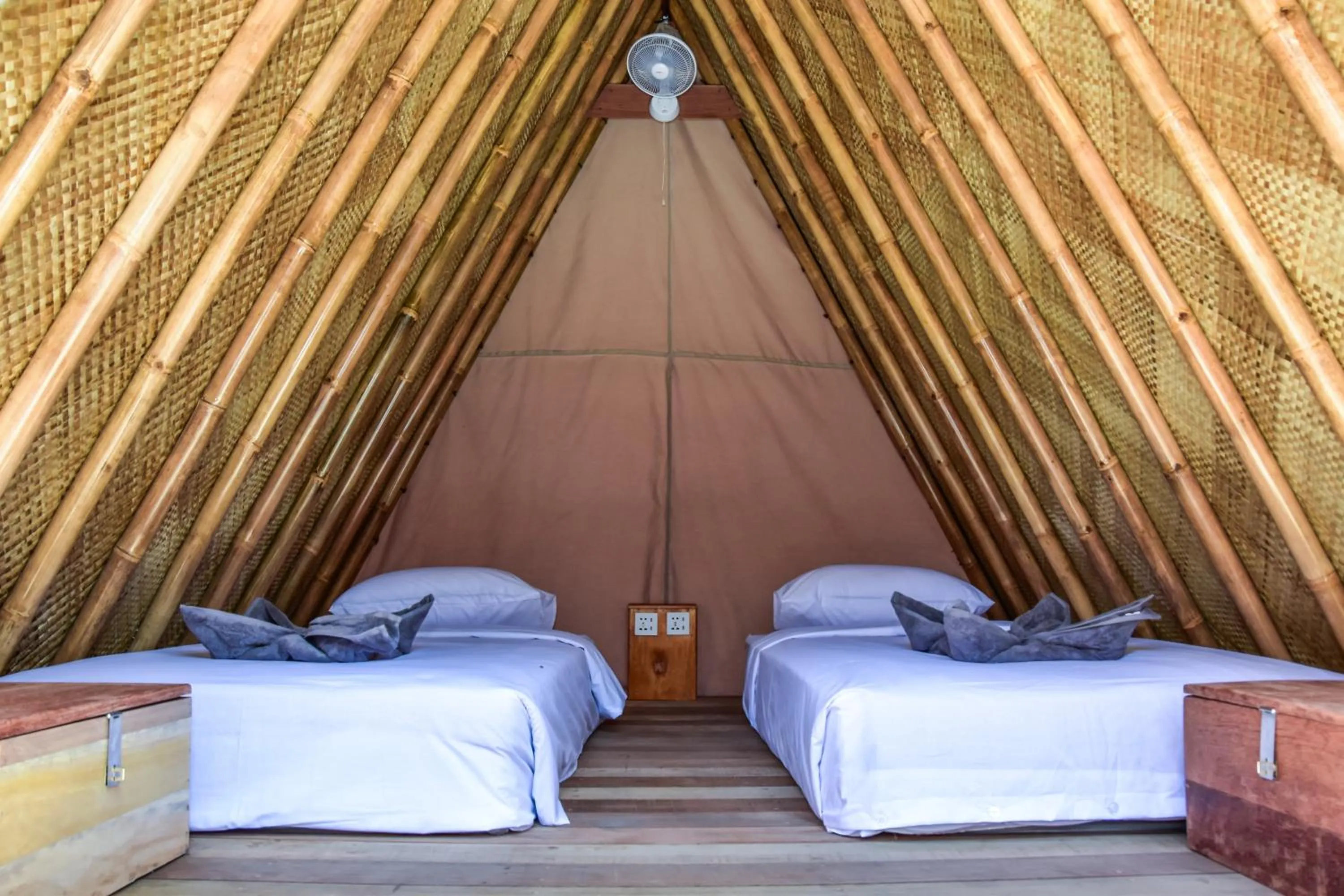 Bedroom, Bed in Mad Monkey Gili Trawangan